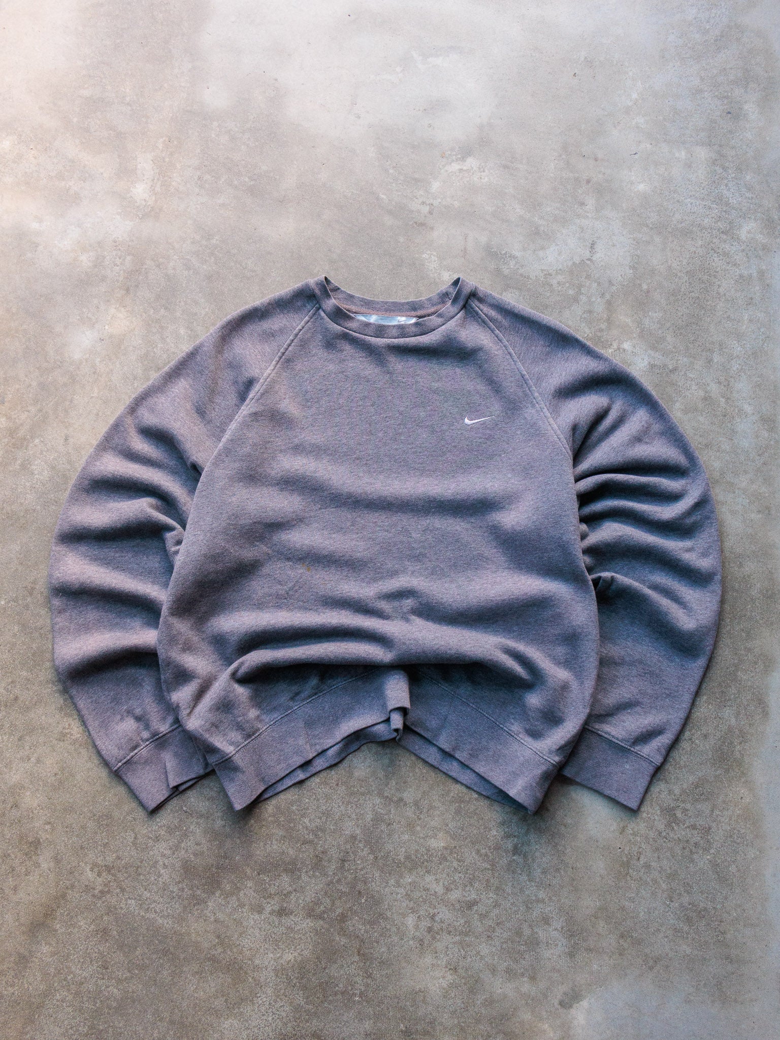Vintage 00s Grey Nike Swoosh Sweatshirt (M)