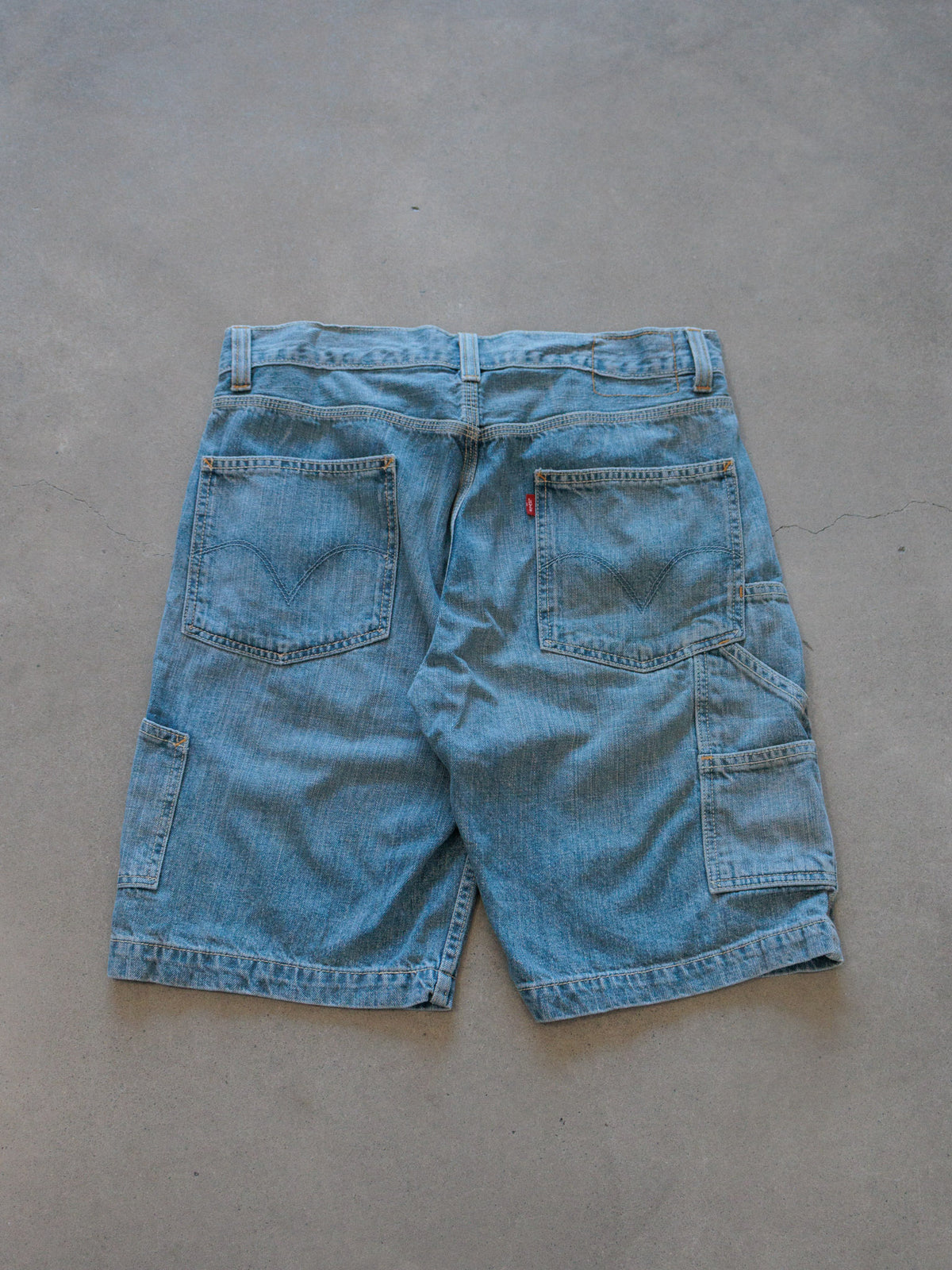 Vintage Blue Levi's Denim Carpenter Shorts (W32)