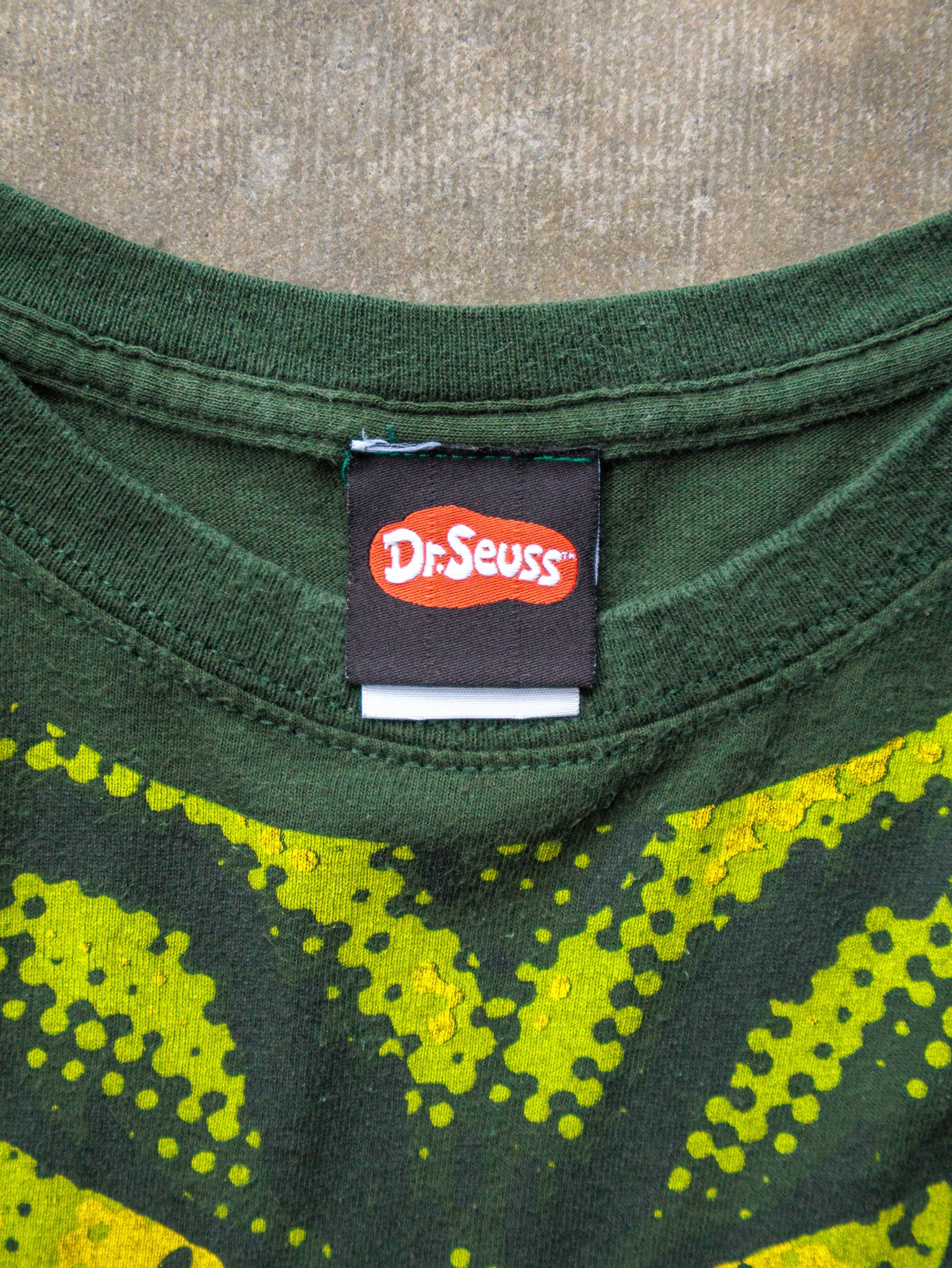 Vintage 2001 Green Dr. Seuss The Grinch Tee (XL)
