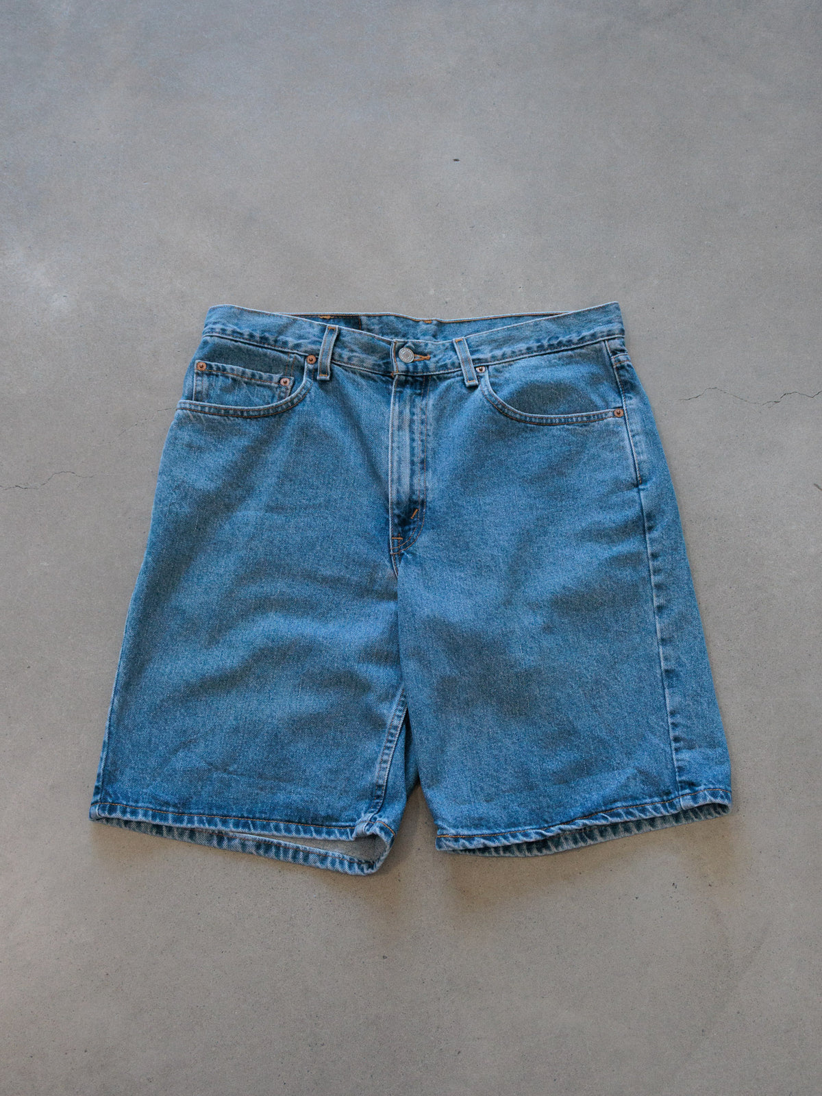 Vintage Blue Levi's 550 Shorts (W34)
