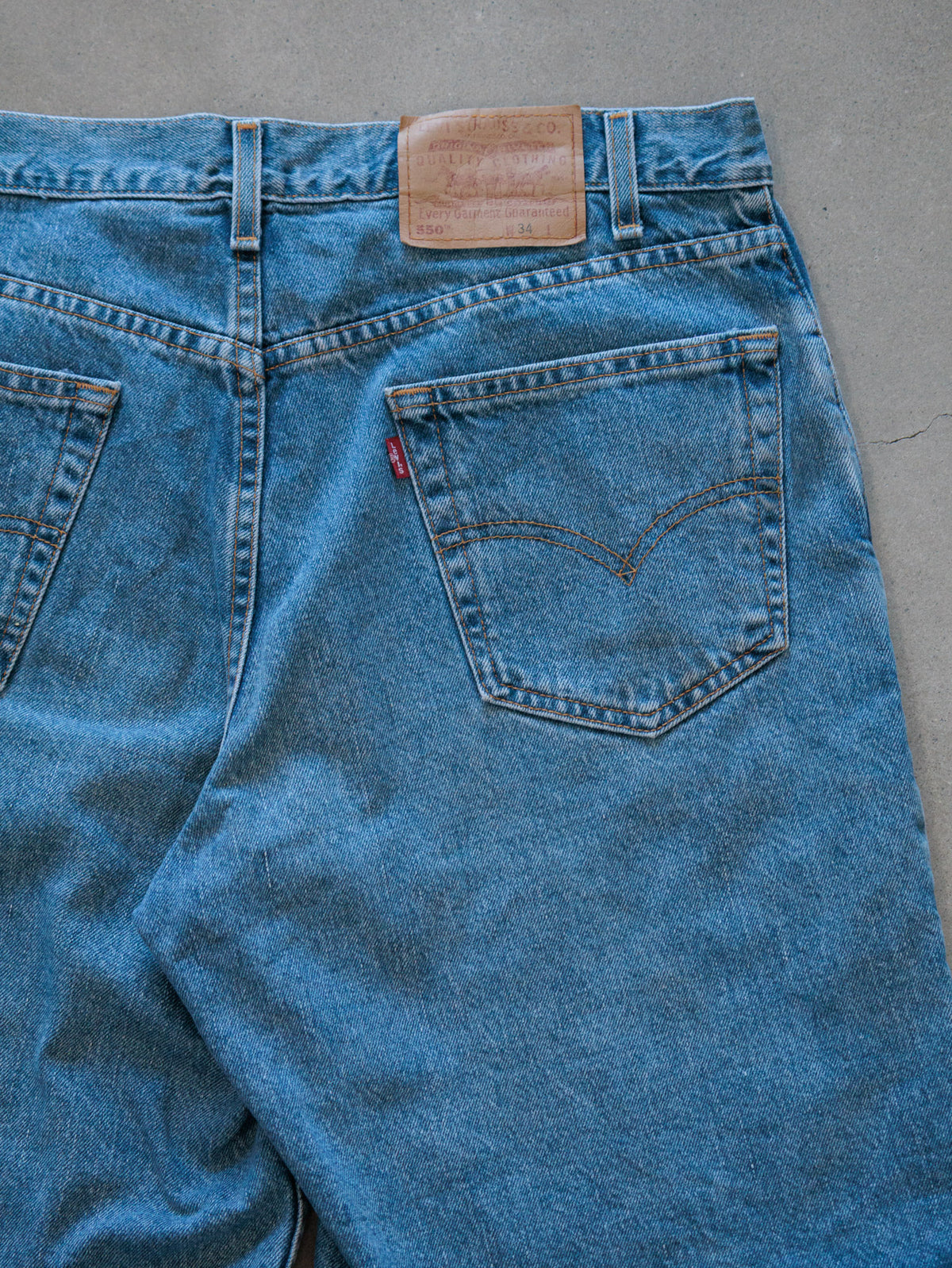 Vintage Blue Levi's 550 Shorts (W34)