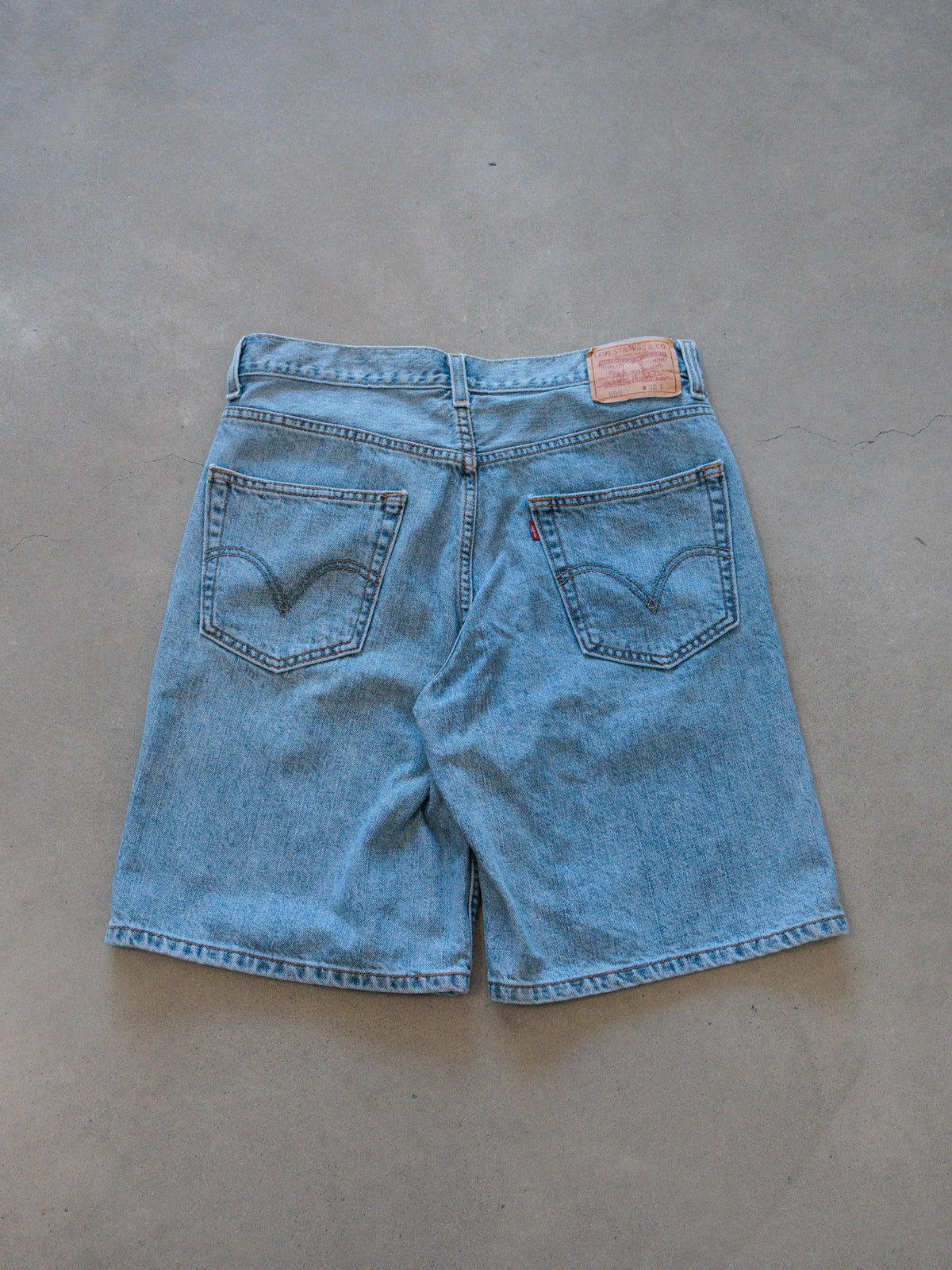 Vintage Levi's 550 Denim Shorts (W32)