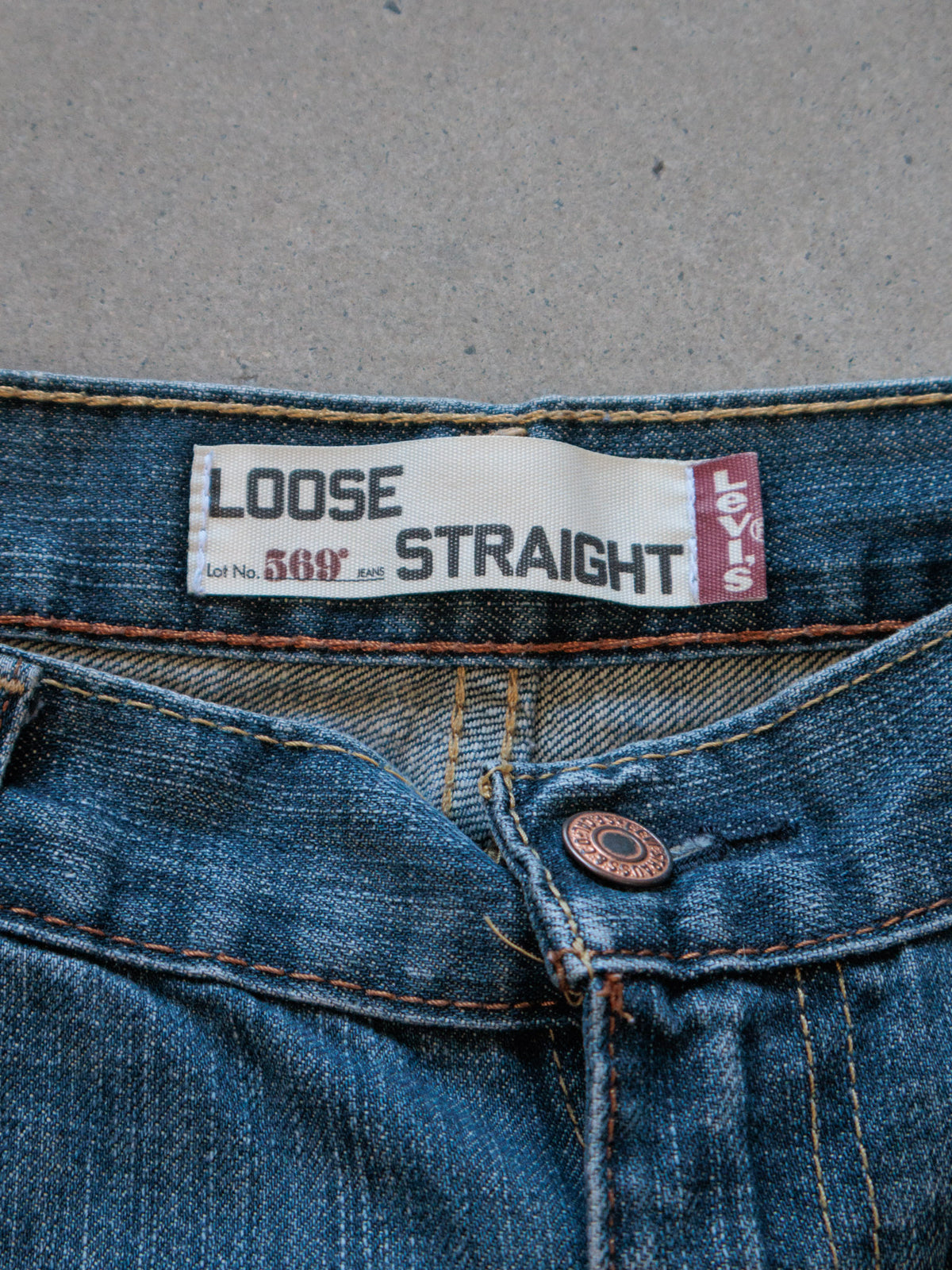 Vintage Blue Levi's 569 Denim Shorts (W34)