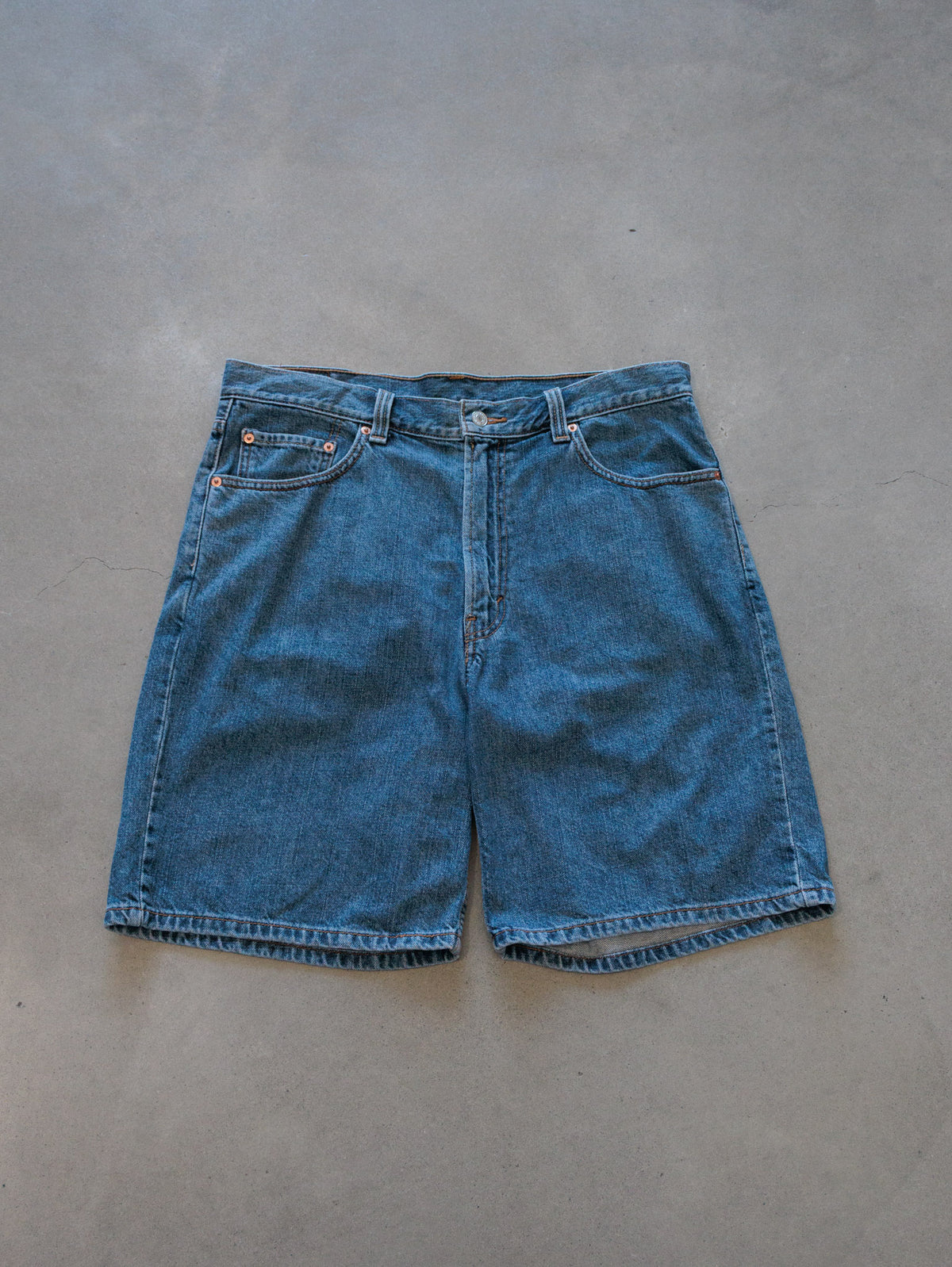 Vintage Blue Levi's 550 Denim Shorts (W36)