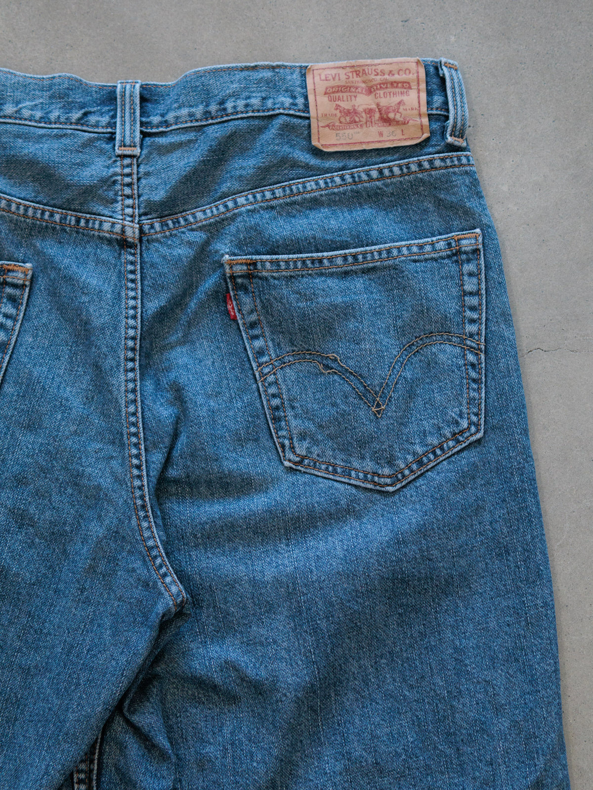 Vintage Blue Levi's 550 Denim Shorts (W36)