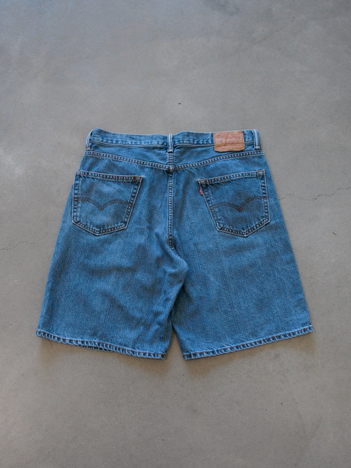 Vintage Blue Levi's 550 Denim Shorts (W36)