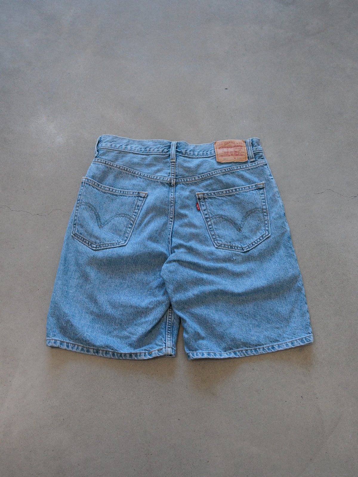 Vintage 00s Blue Levi's Denim Shorts (W33)