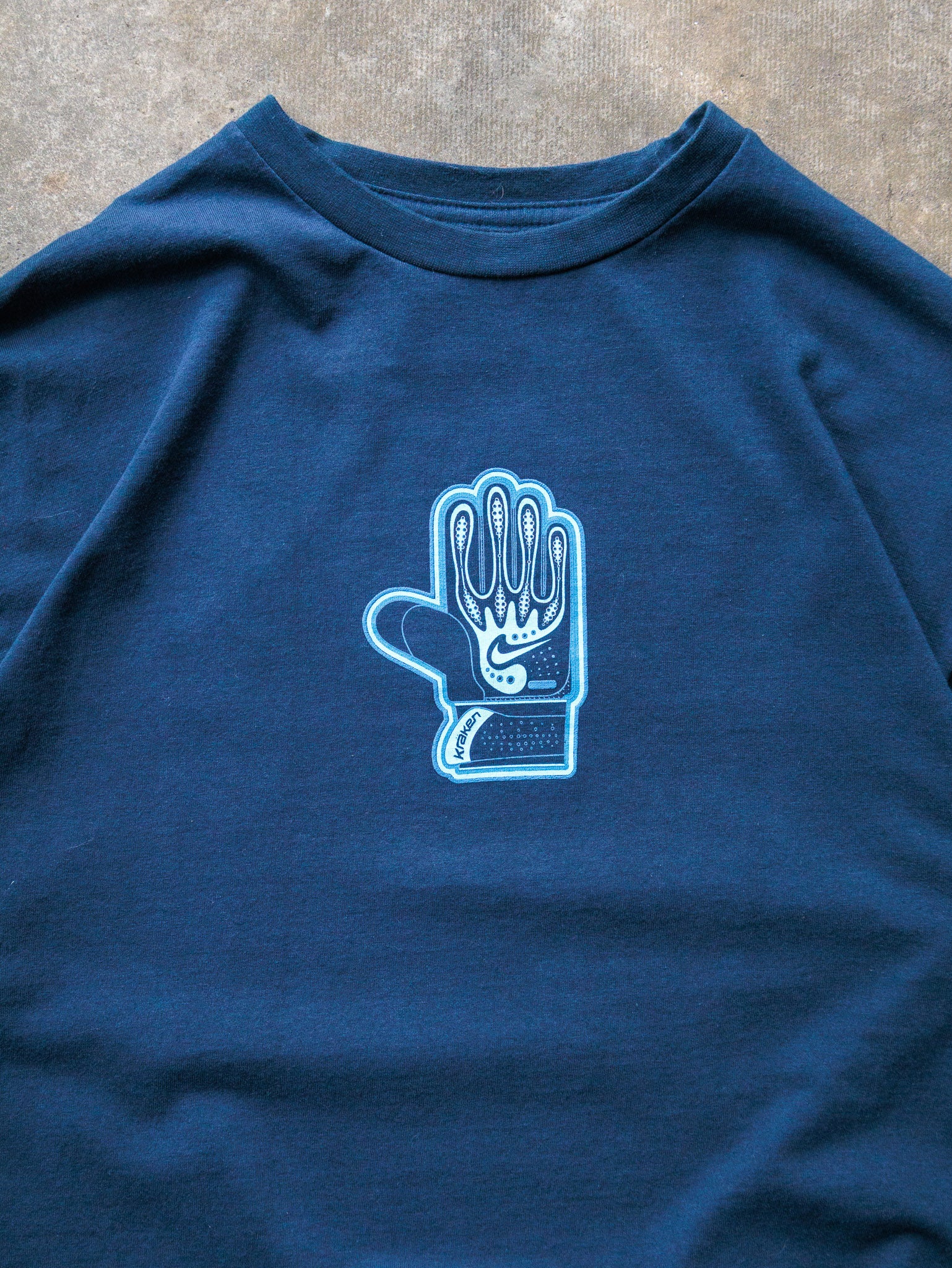 Vintage 00s Navy Nike Kraken Glove Graphic Tee (M)