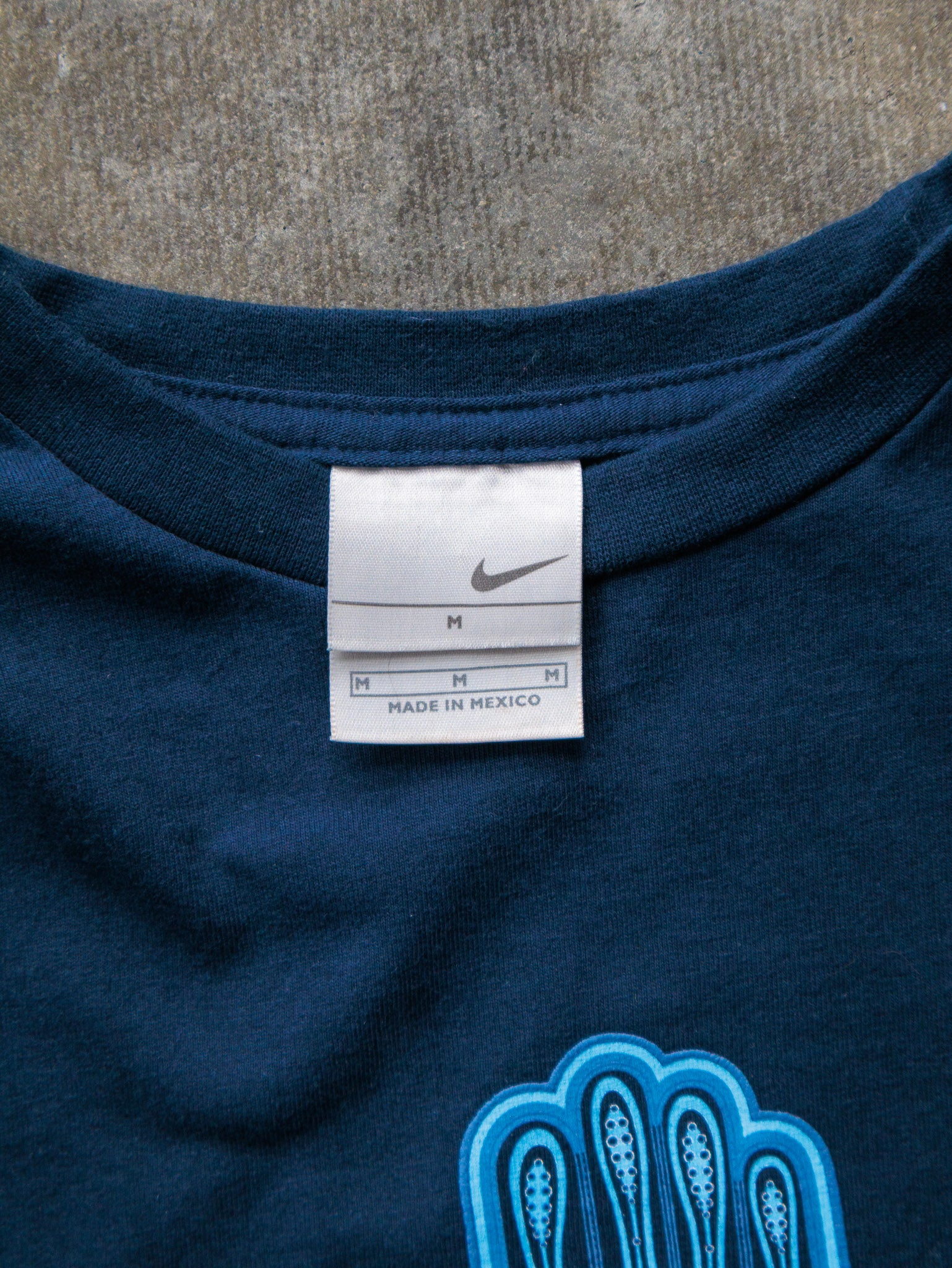 Vintage 00s Navy Nike Kraken Glove Graphic Tee (M)