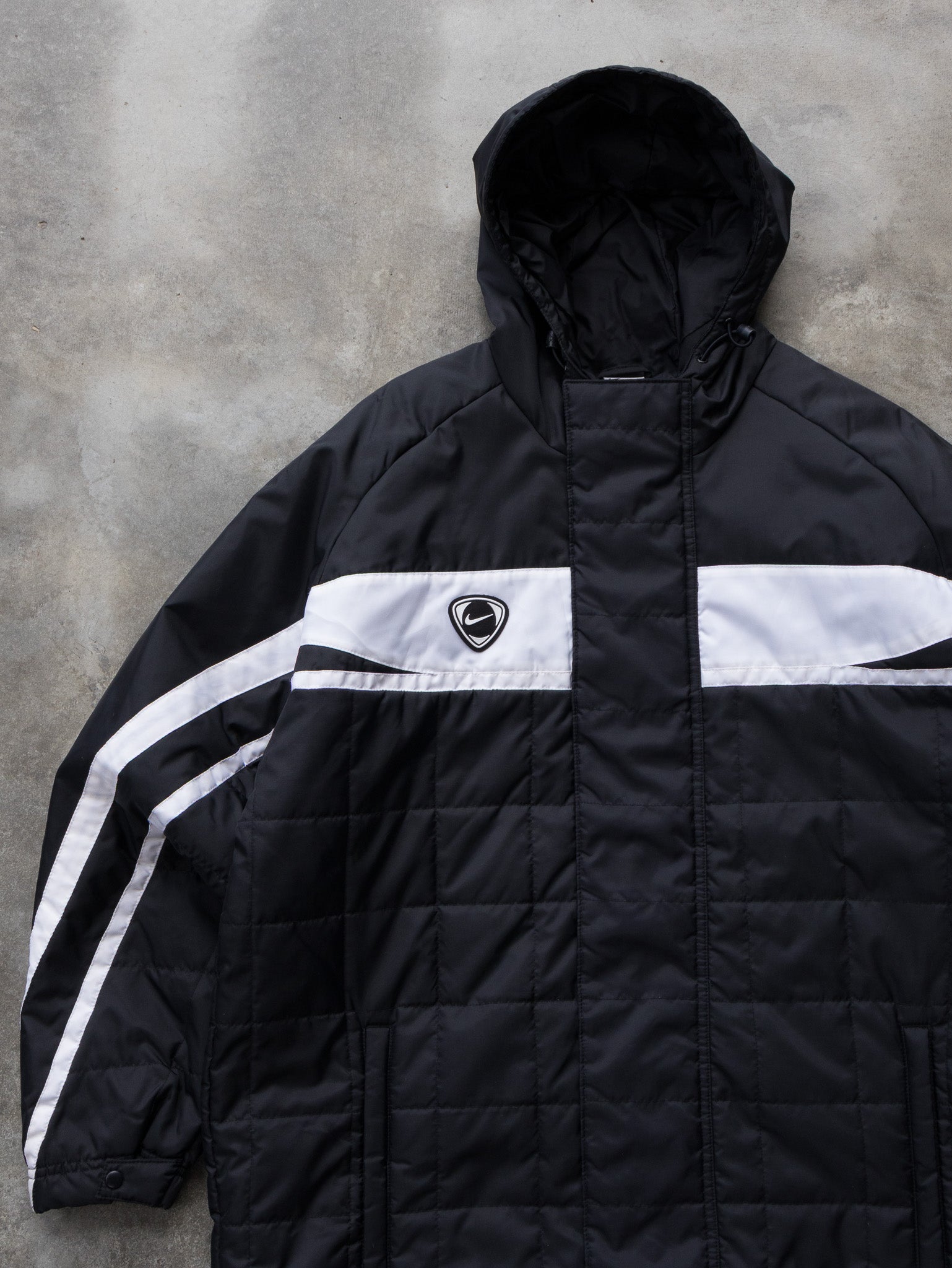 Vintage Black Nike Quilted Hooded Jacket (L)