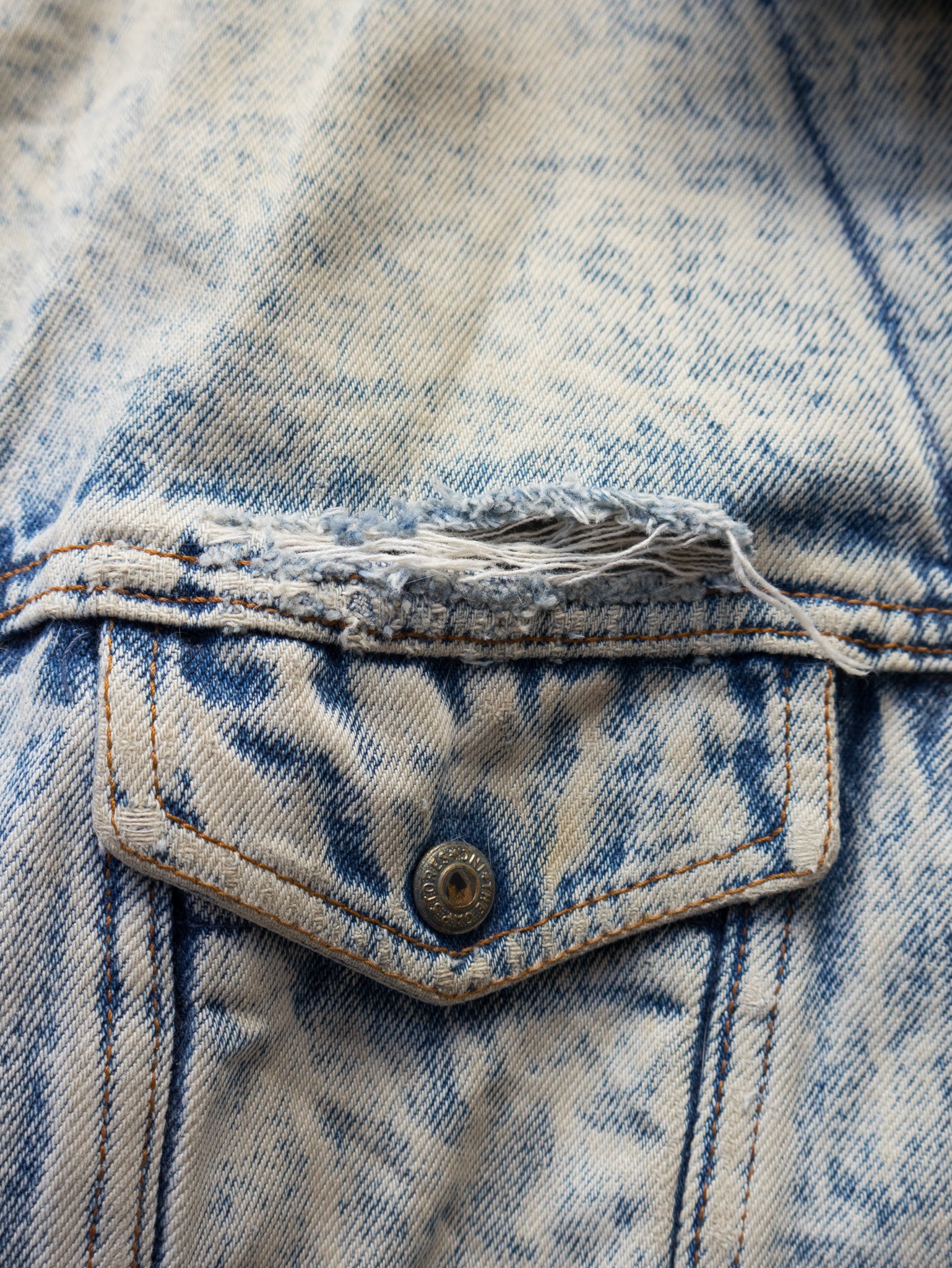 Vintage Acid Wash Sherpa Lined Denim Jacket (L)
