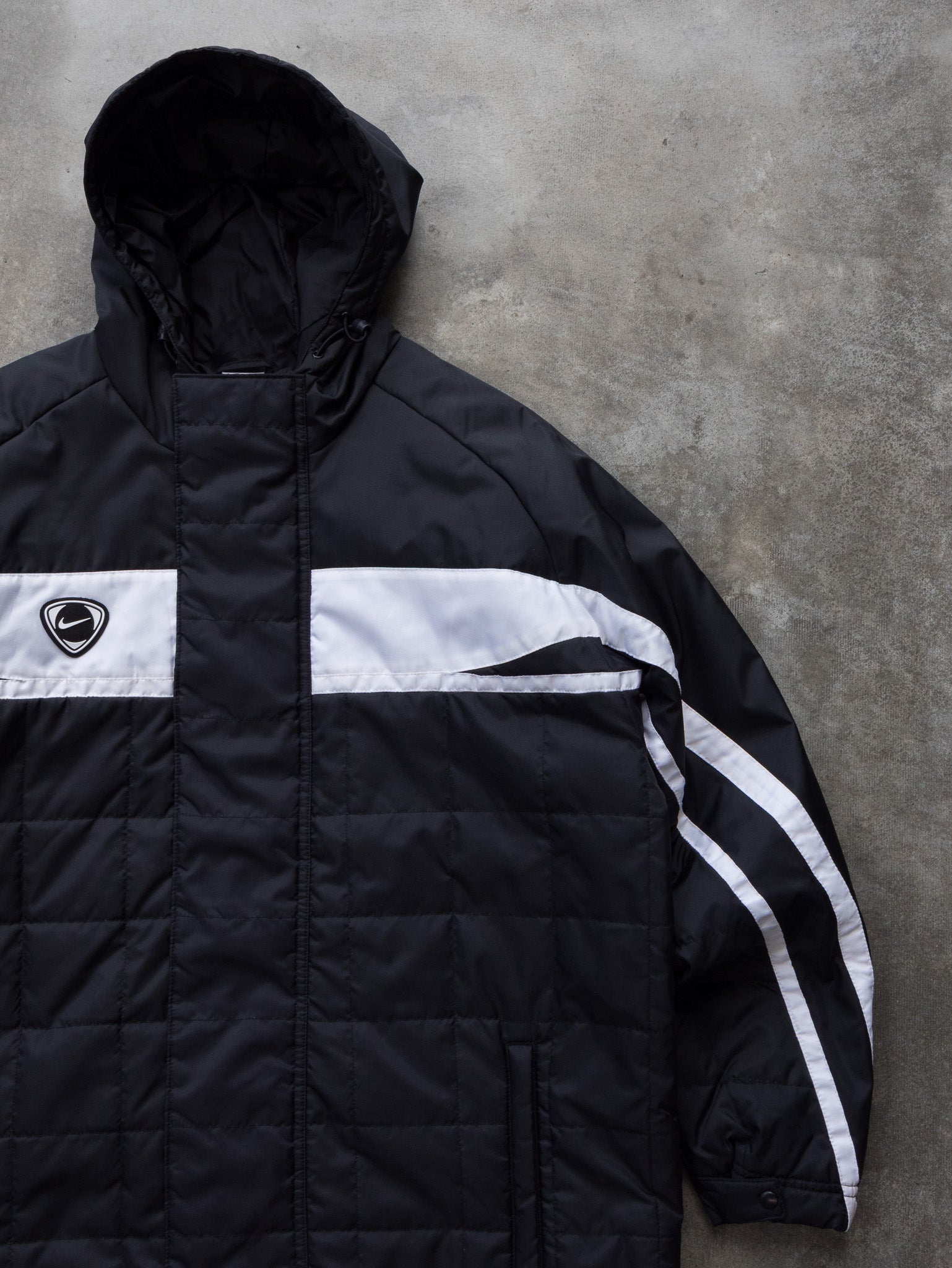 Vintage Black Nike Quilted Hooded Jacket (L)