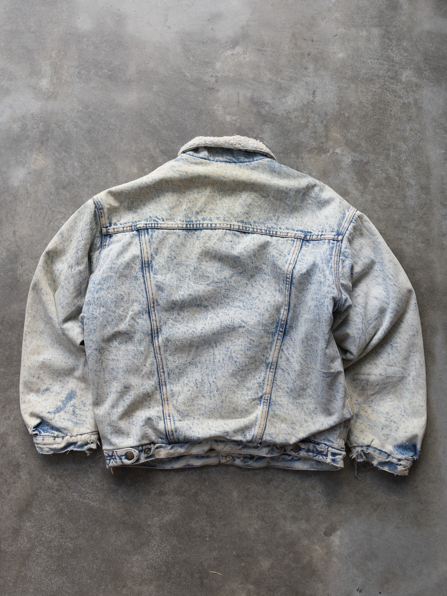 Vintage Acid Wash Sherpa Lined Denim Jacket (L)