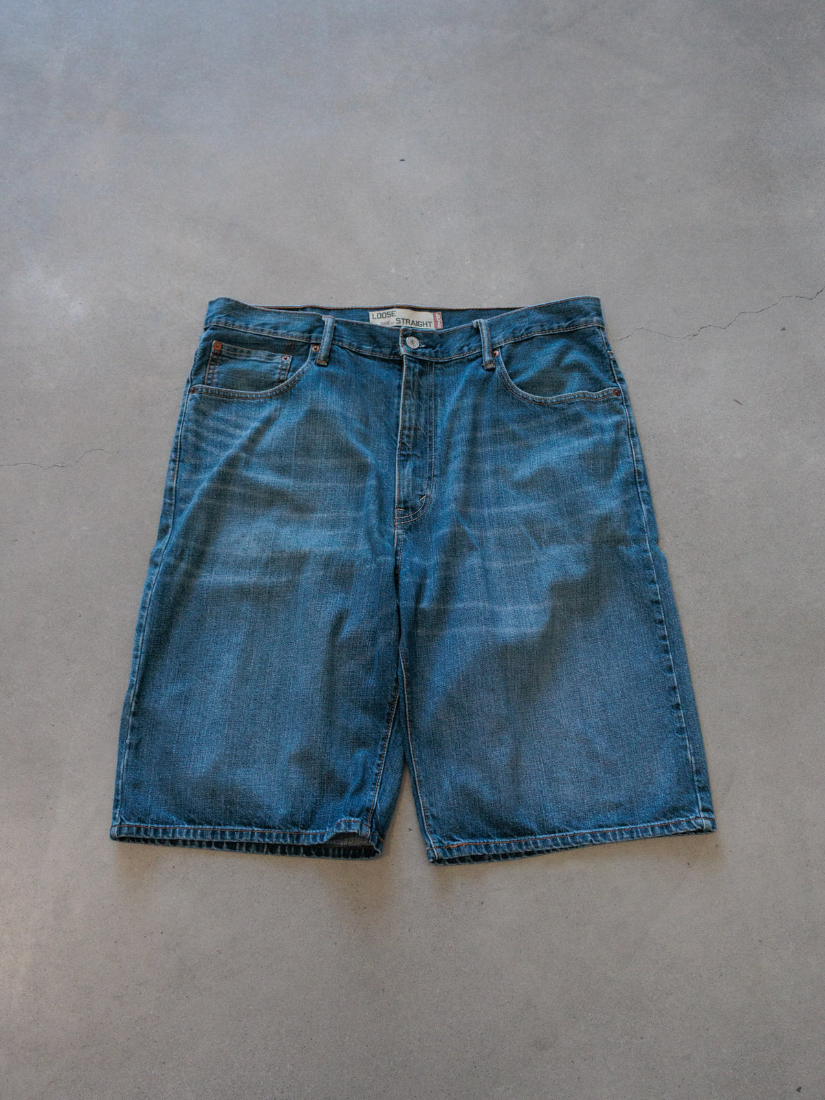 Vintage 00s Blue Levi's Shorts (W36)
