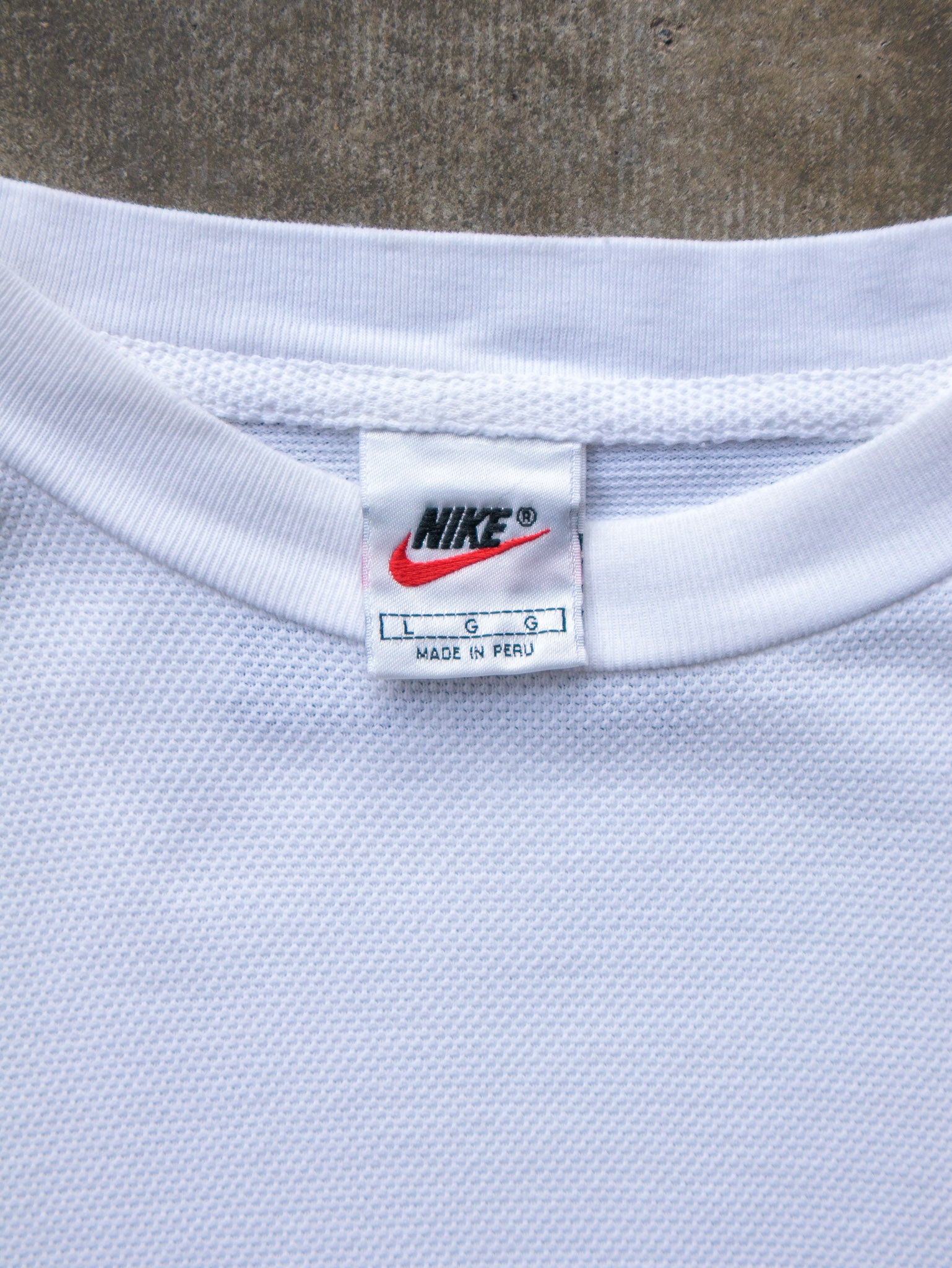 Vintage 90s White Nike Swoosh Tee (L)
