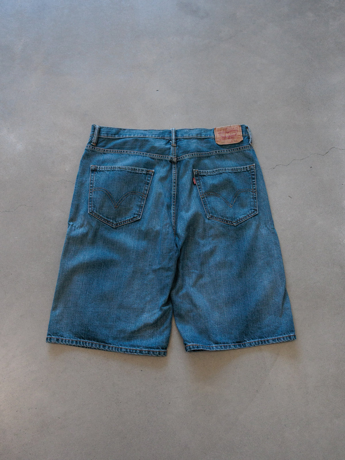 Vintage 00s Blue Levi's Shorts (W36)