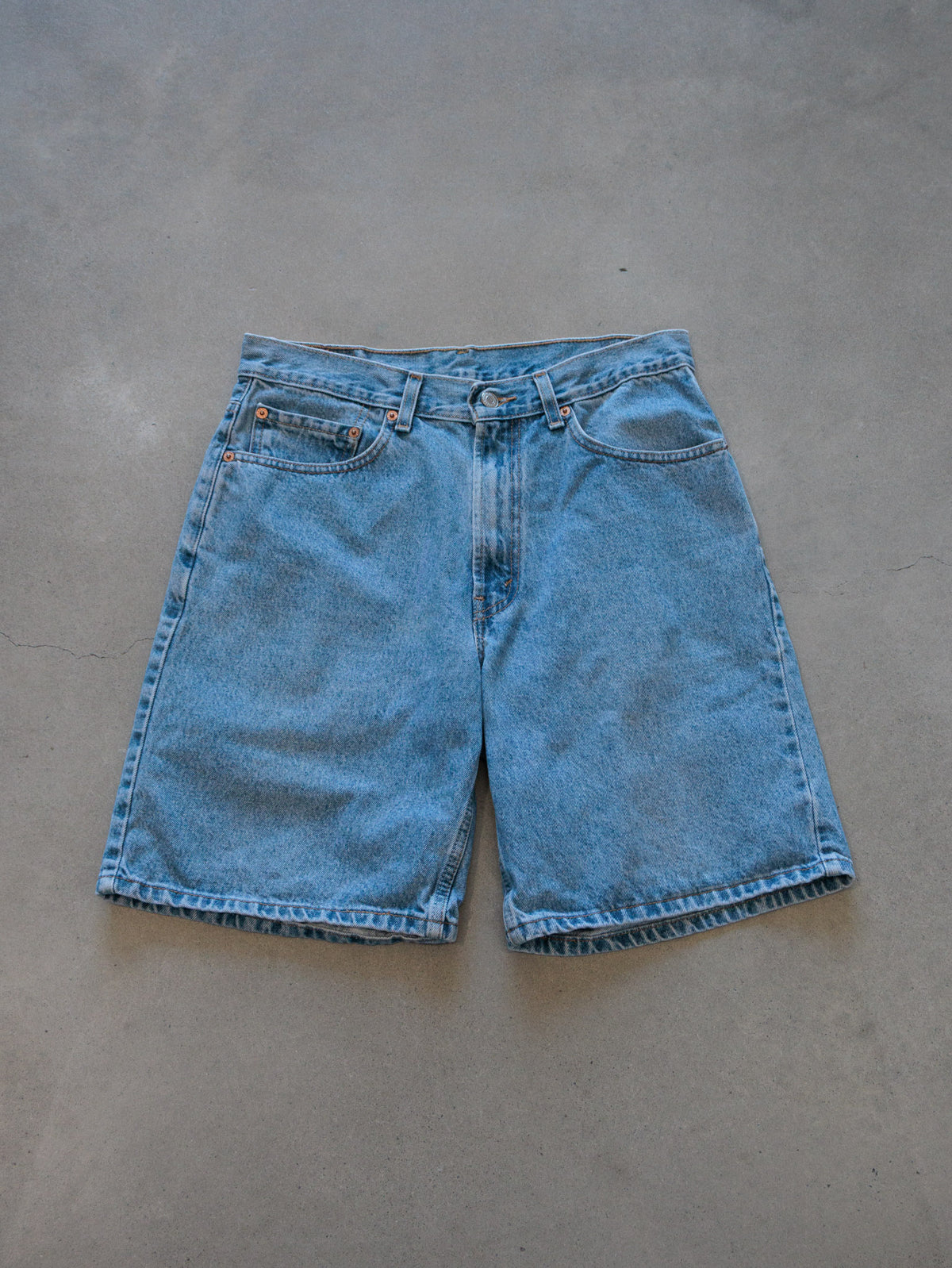 Vintage 00s Blue Levi's 550 Denim Shorts (W32)