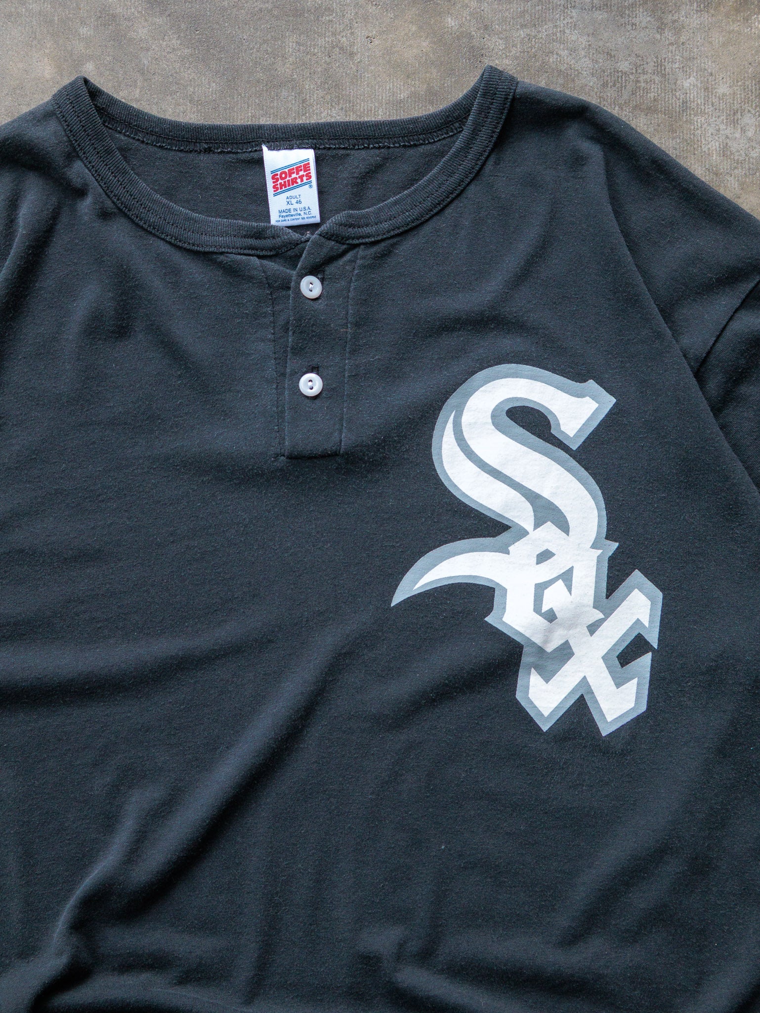 Vintage 90s Chicago White Sox Manager Henley Tee (XL)
