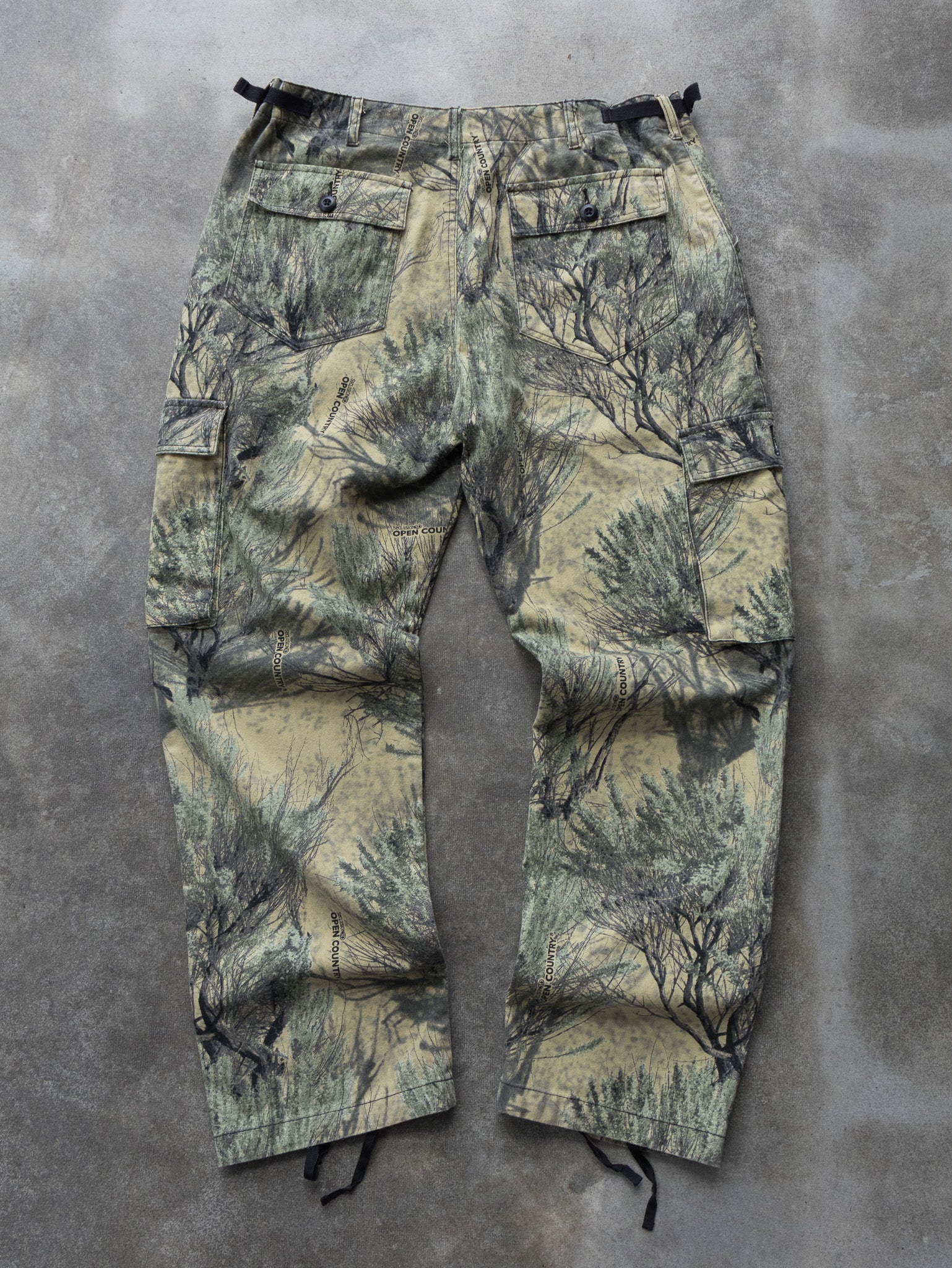 Vintage Cabela’s Camo Cargo Pants (W36)