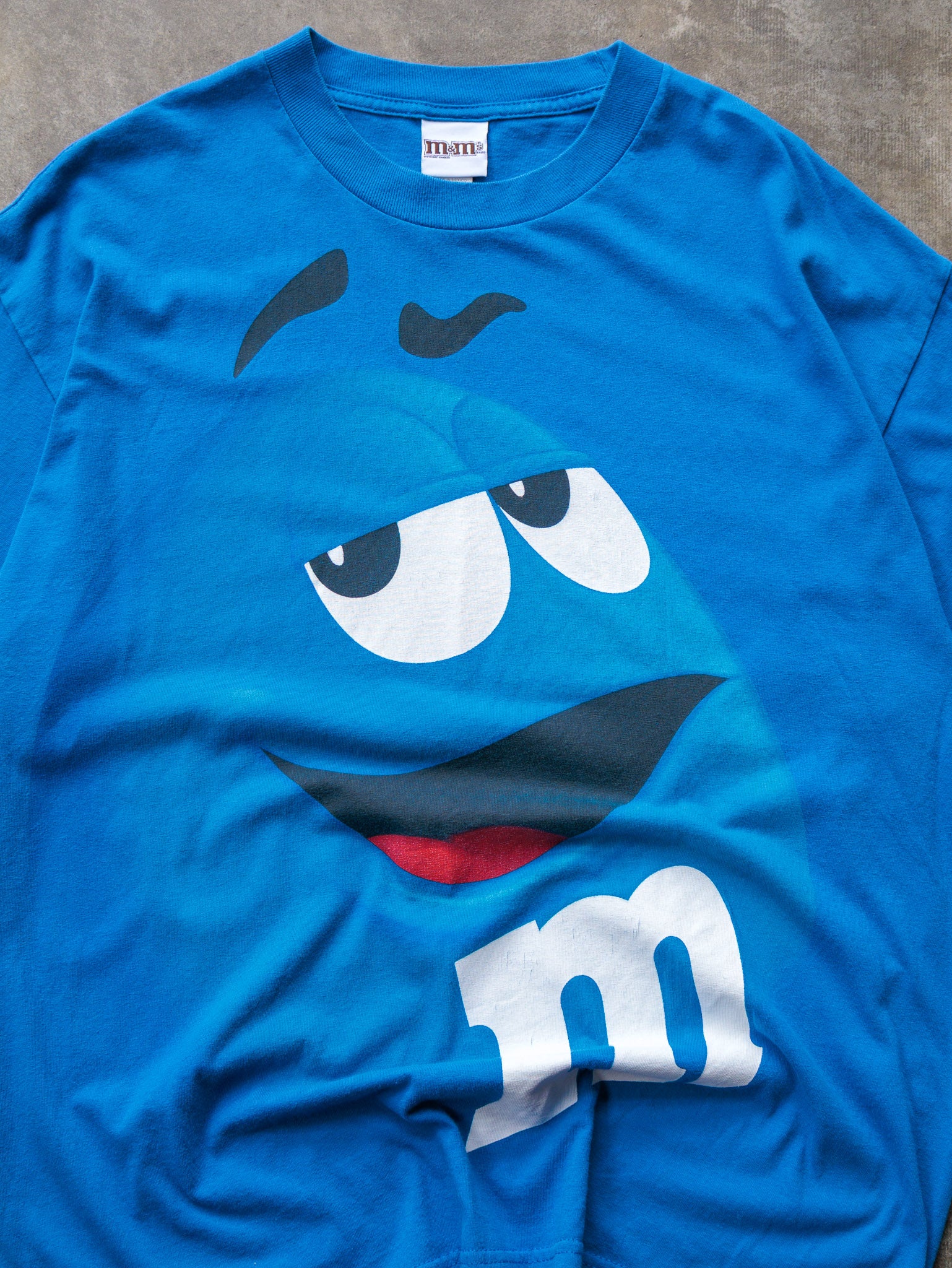 Vintage Blue M&M's Character Face Graphic Tee (XL)