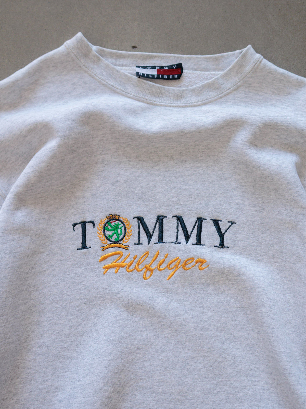 Vintage 90s Grey Tommy Hilfiger Crest Sweatshirt (L)