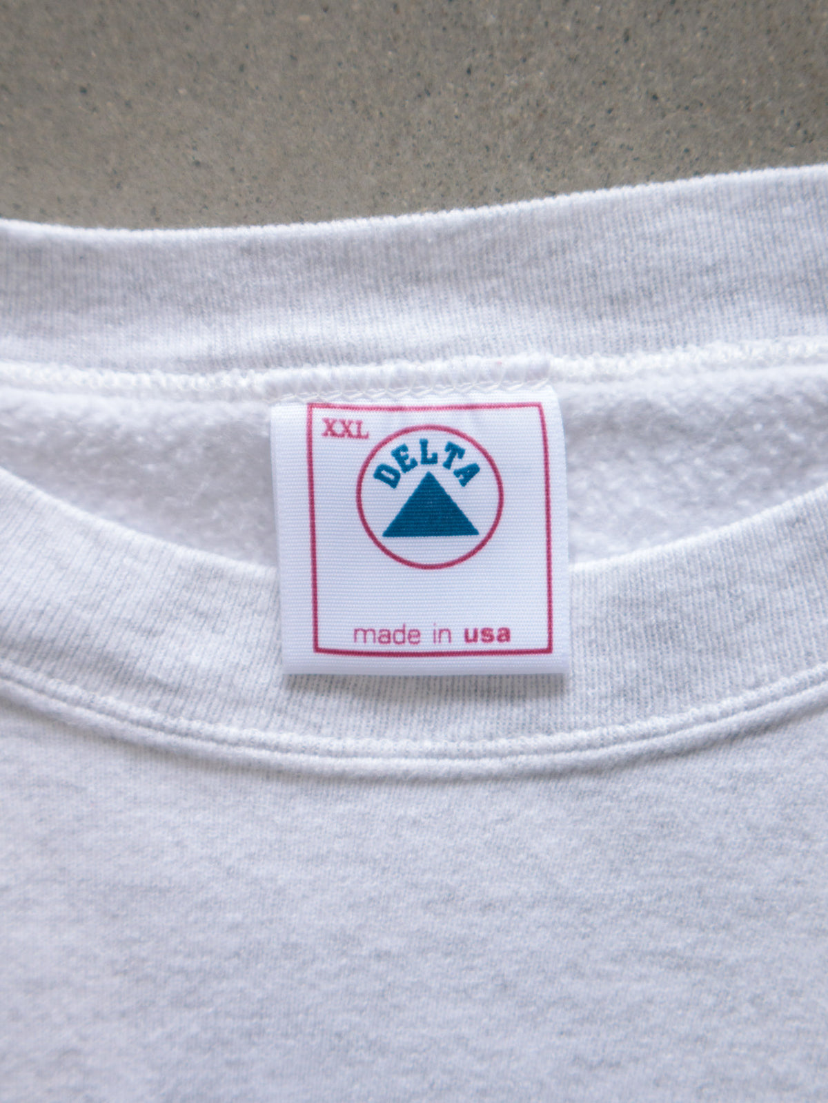 Vintage 90s White Yellowstone National Park Bison Sweatshirt (2XL)