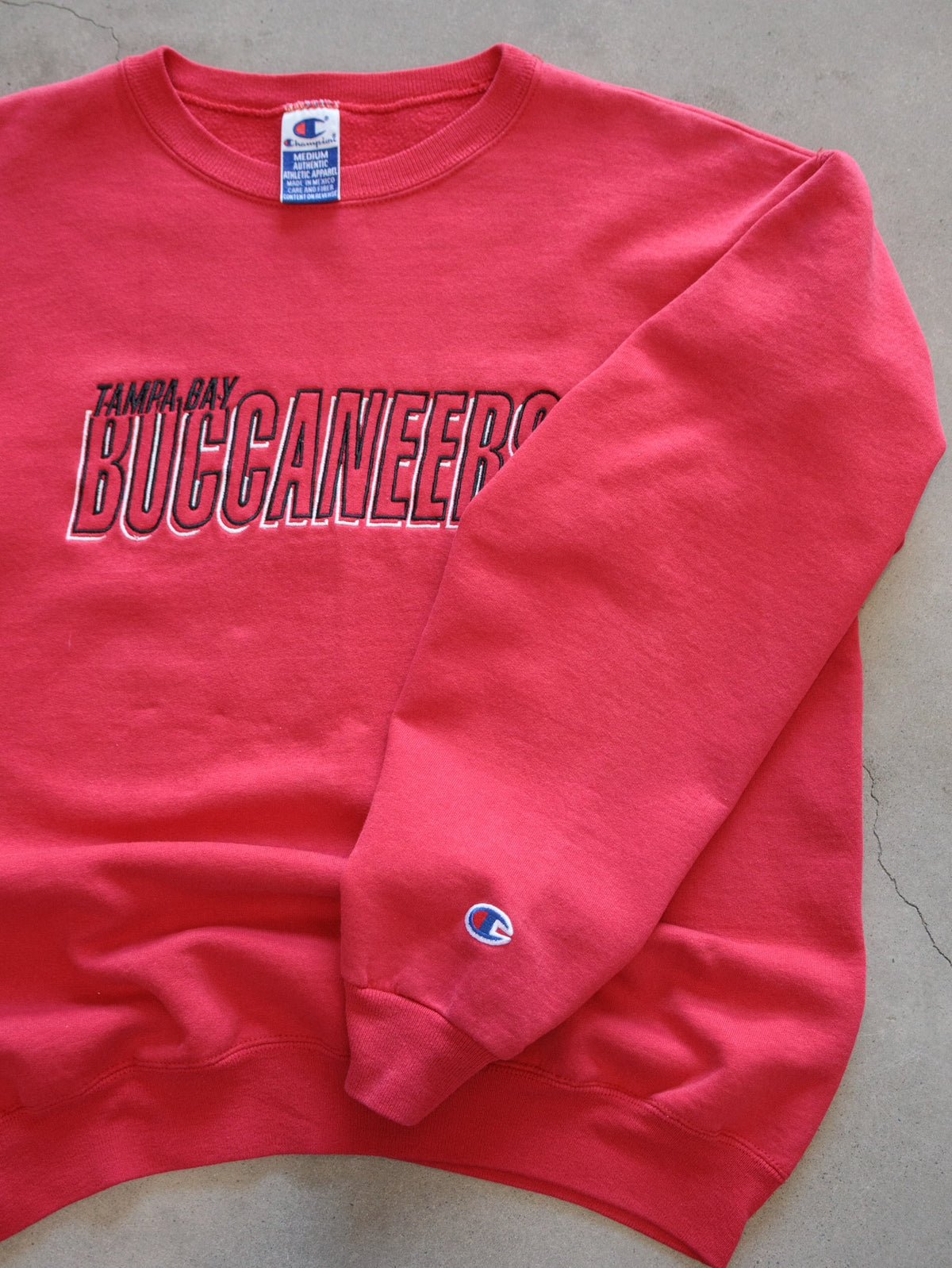 Vintage 90s Red Champion Tampa Bay Buccaneers Sweatshirt (M)