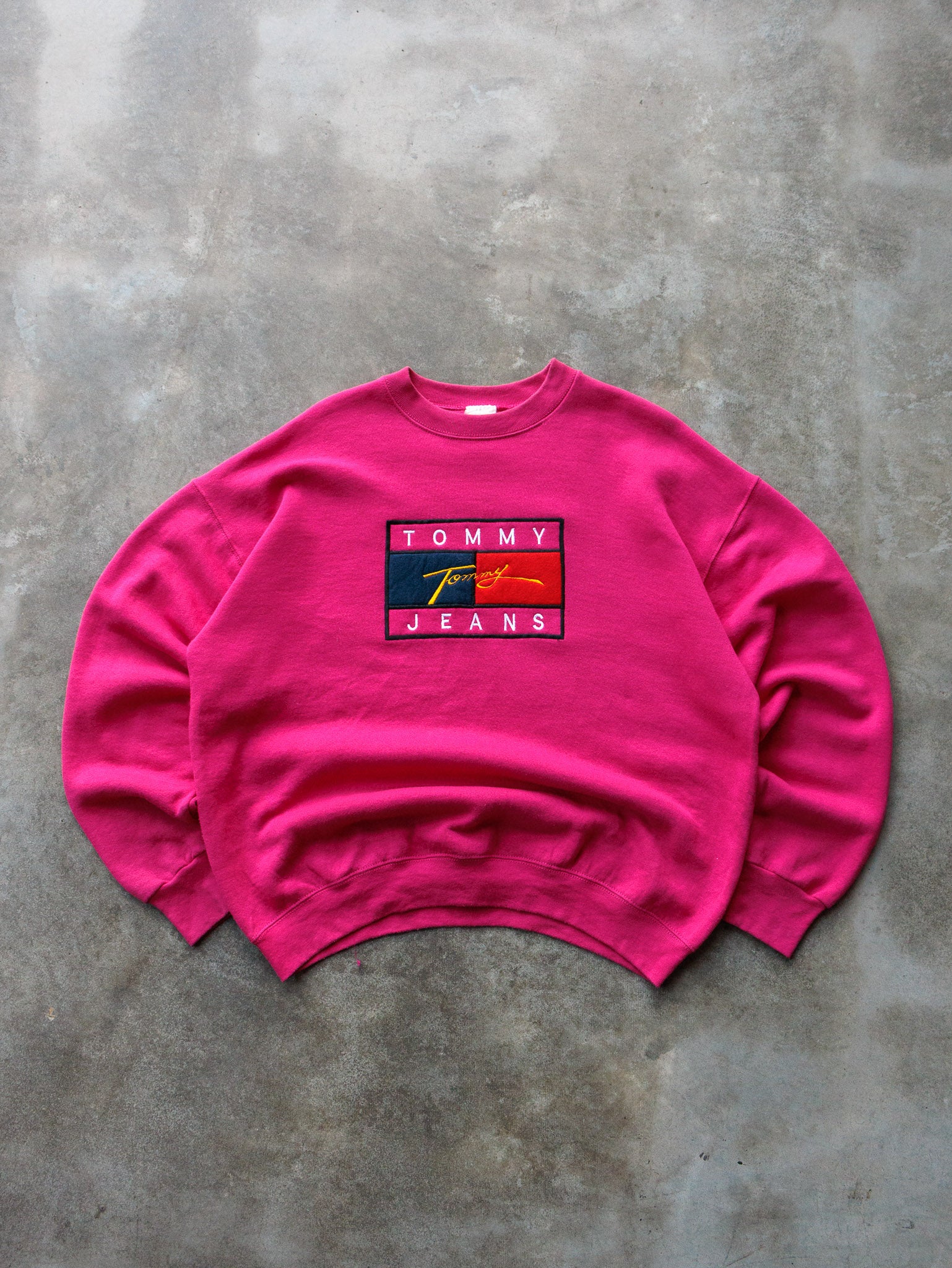 Vintage 90s Pink Tommy Hilfiger Sweatshirt (XL)