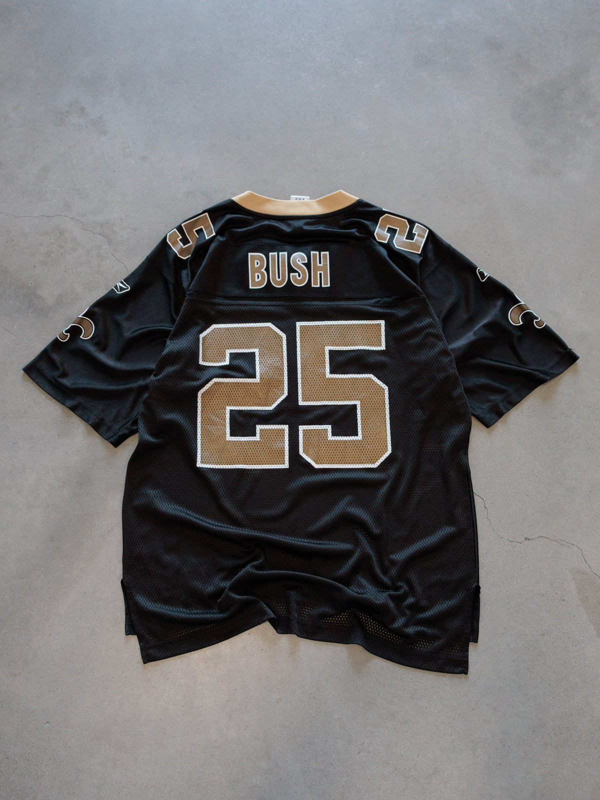 Vintage 00s Black New Orleans Saints Reebok Bush Jersey (M)