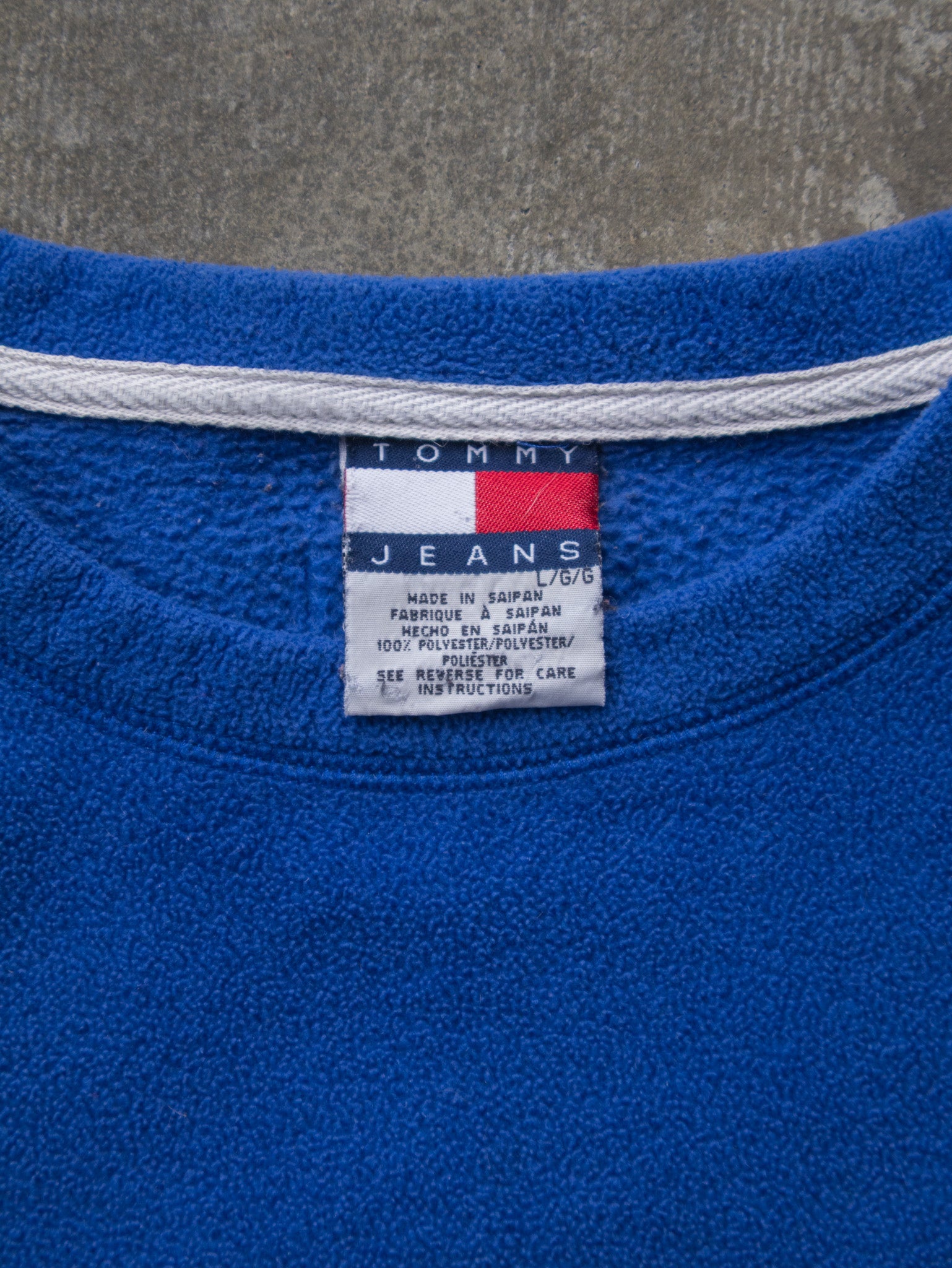 Vintage 90s Blue Tommy Hilfiger Fleece Sweatshirt (L)