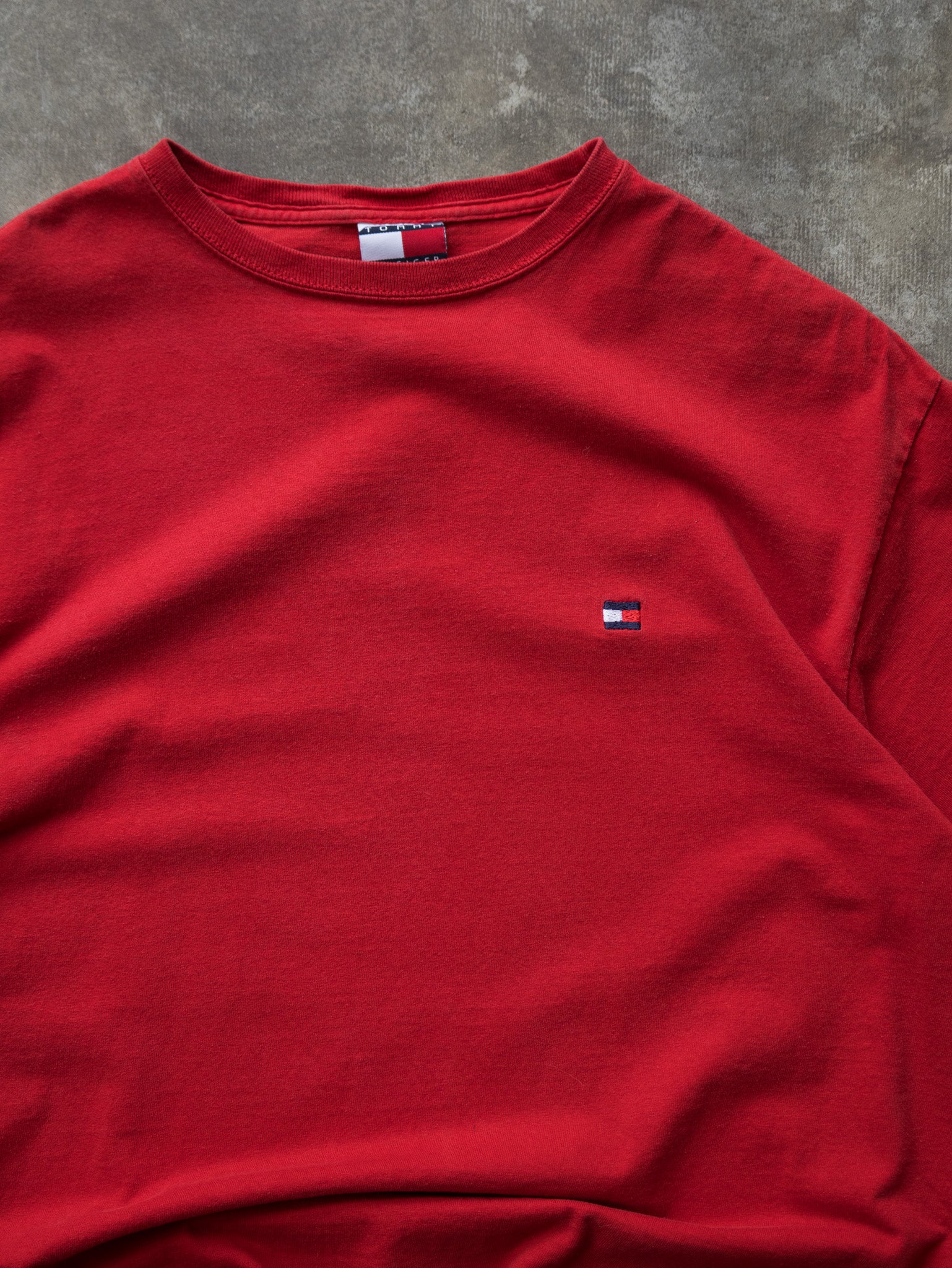 Vintage 00s Red Tommy Hilfiger Logo Tee (M)