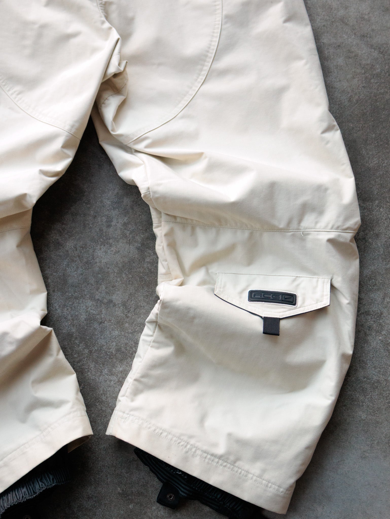 Vintage 00s Cream Nike ACG Ski Pants (Women's L)