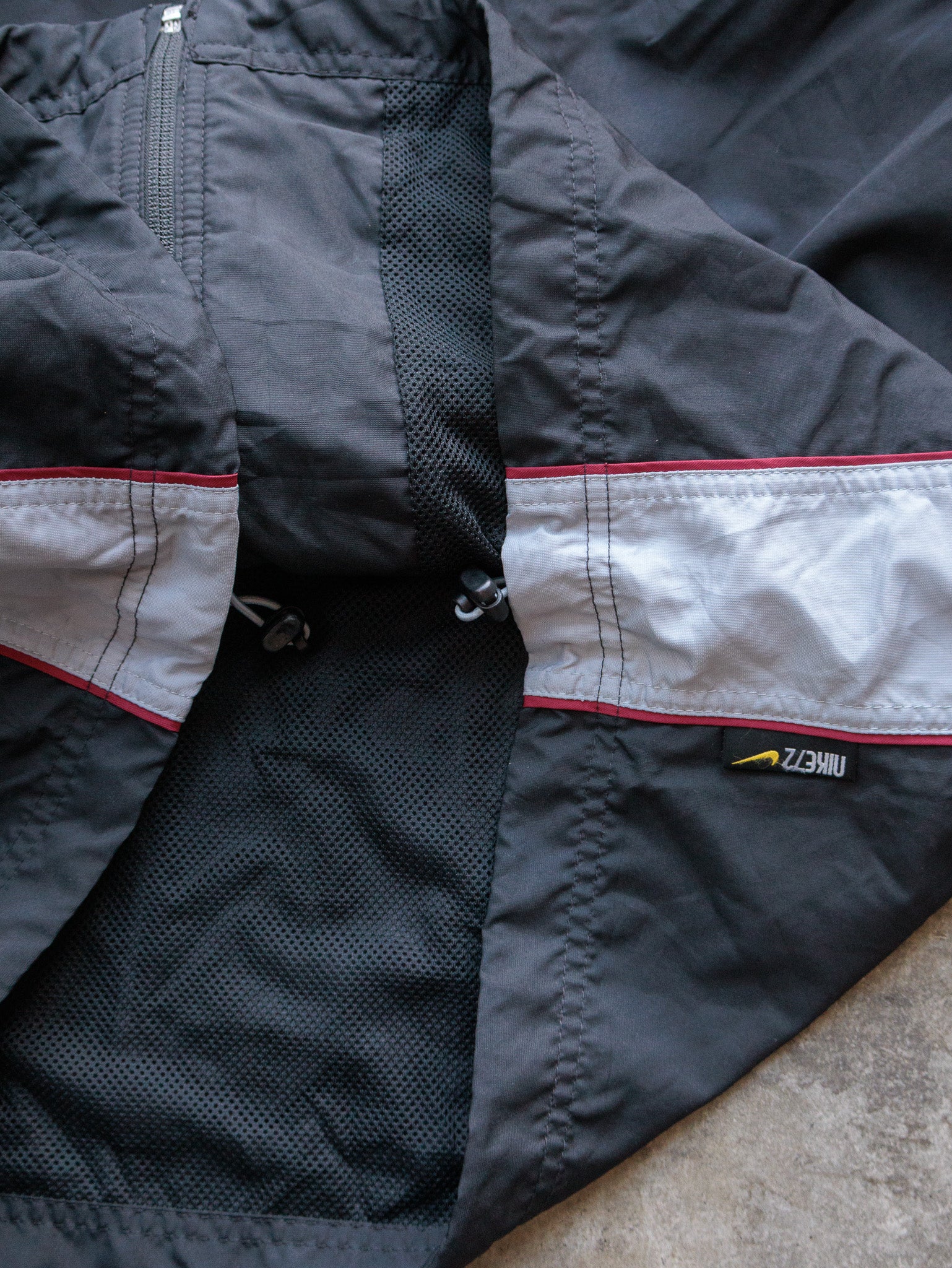 Vintage 00s Black Nike Windbreaker (L)