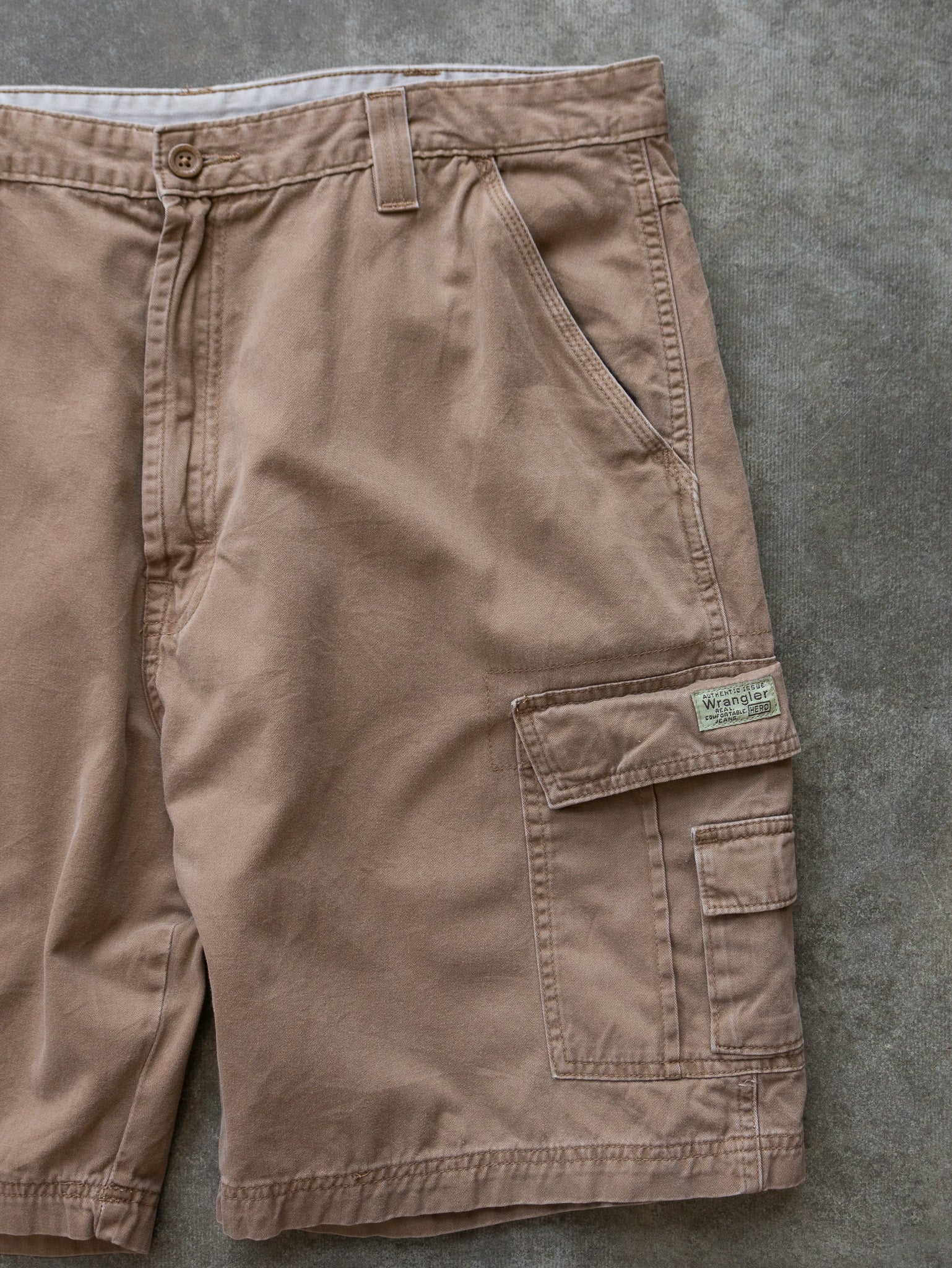 Vintage Tan Wrangler Cargo Shorts (W38)
