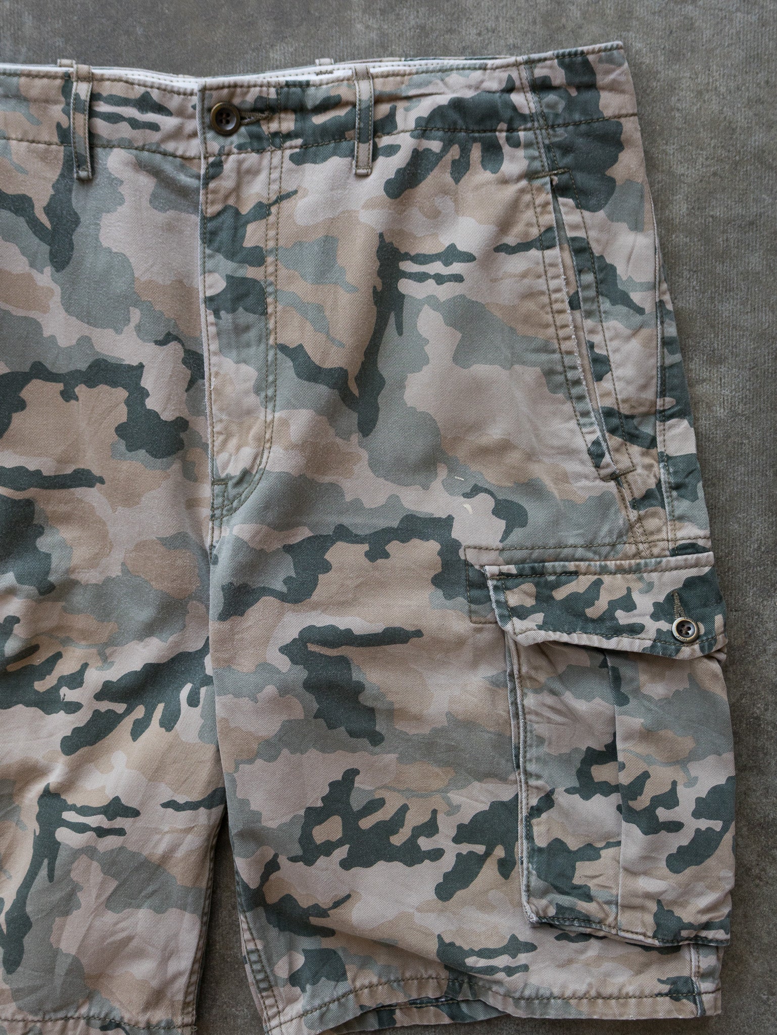 Vintage Camo Levi's Cargo Shorts (W34)
