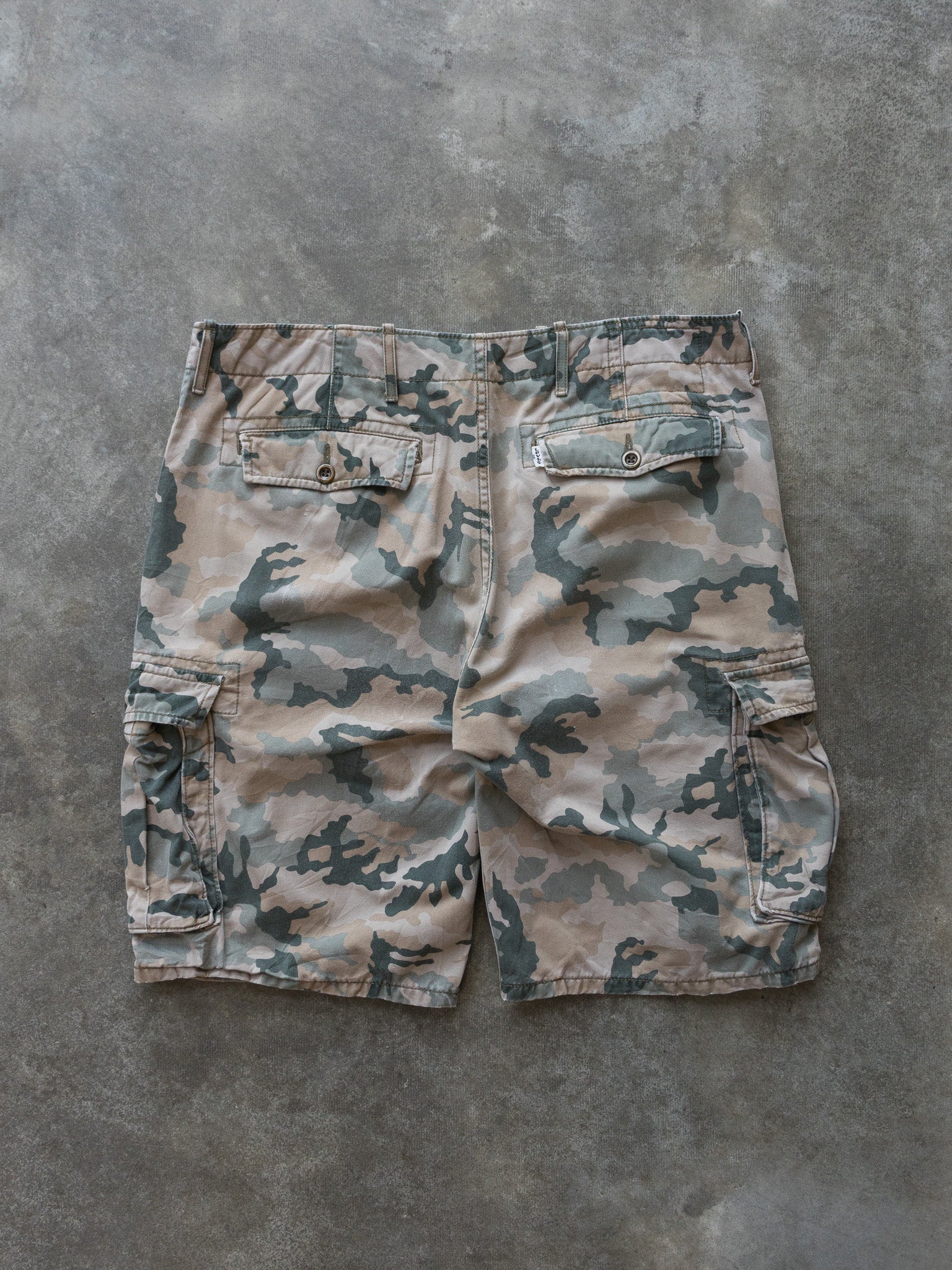 Vintage Camo Levi's Cargo Shorts (W34)