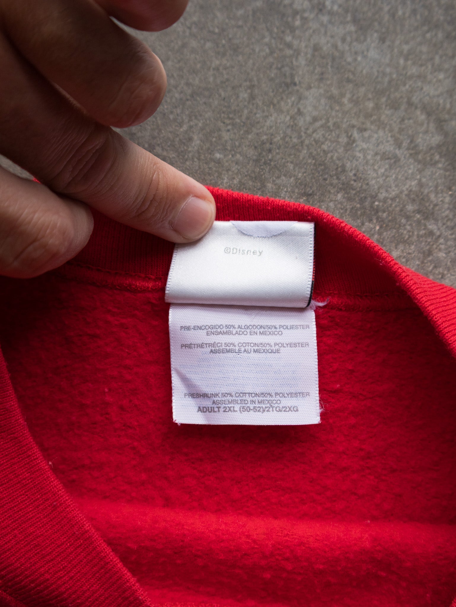 Vintage 90s New York Disney Store Pooh & Friends Sweatshirt (XL)