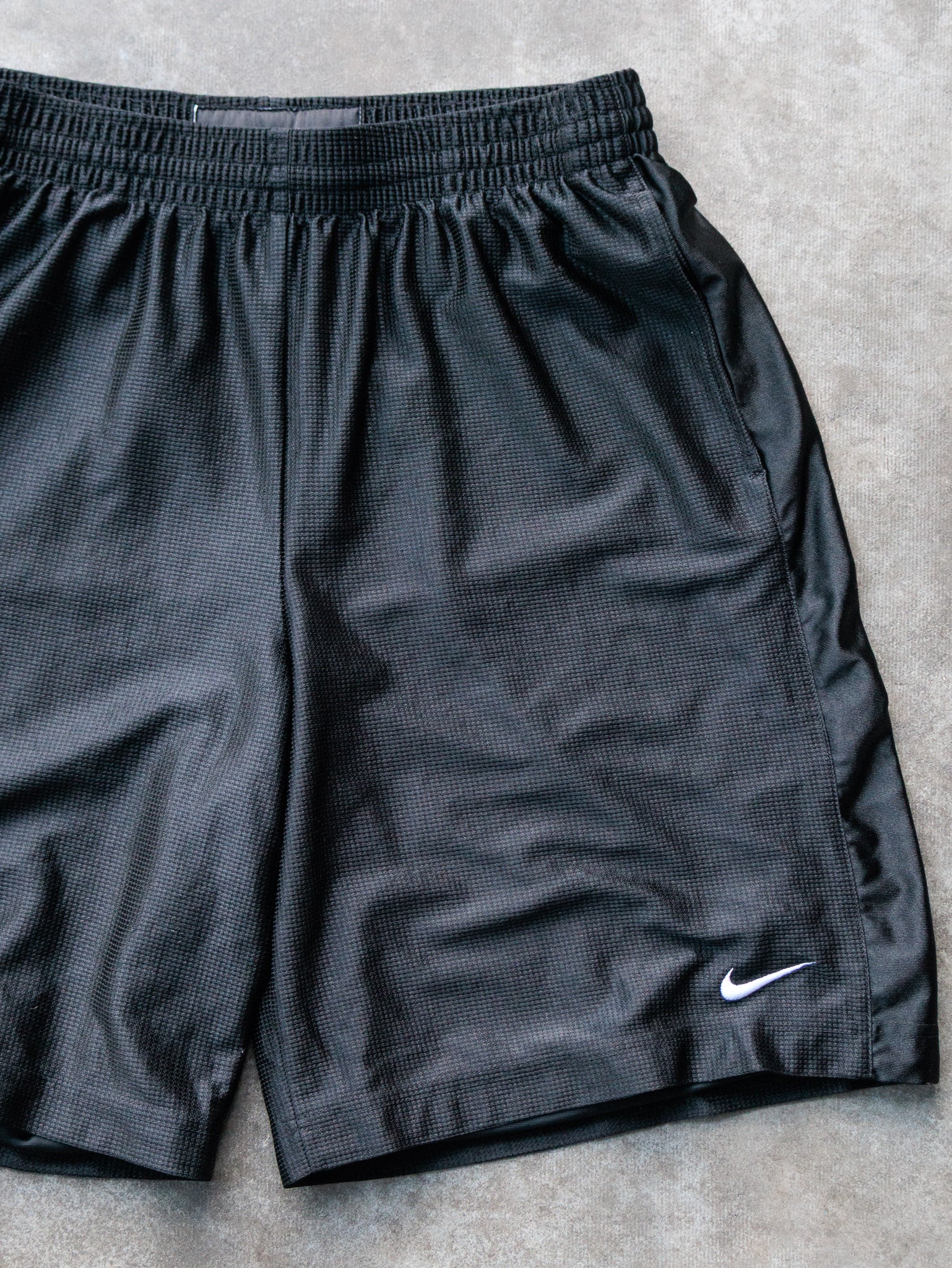 Vintage 00s Black Nike Basketball Shorts (XL)