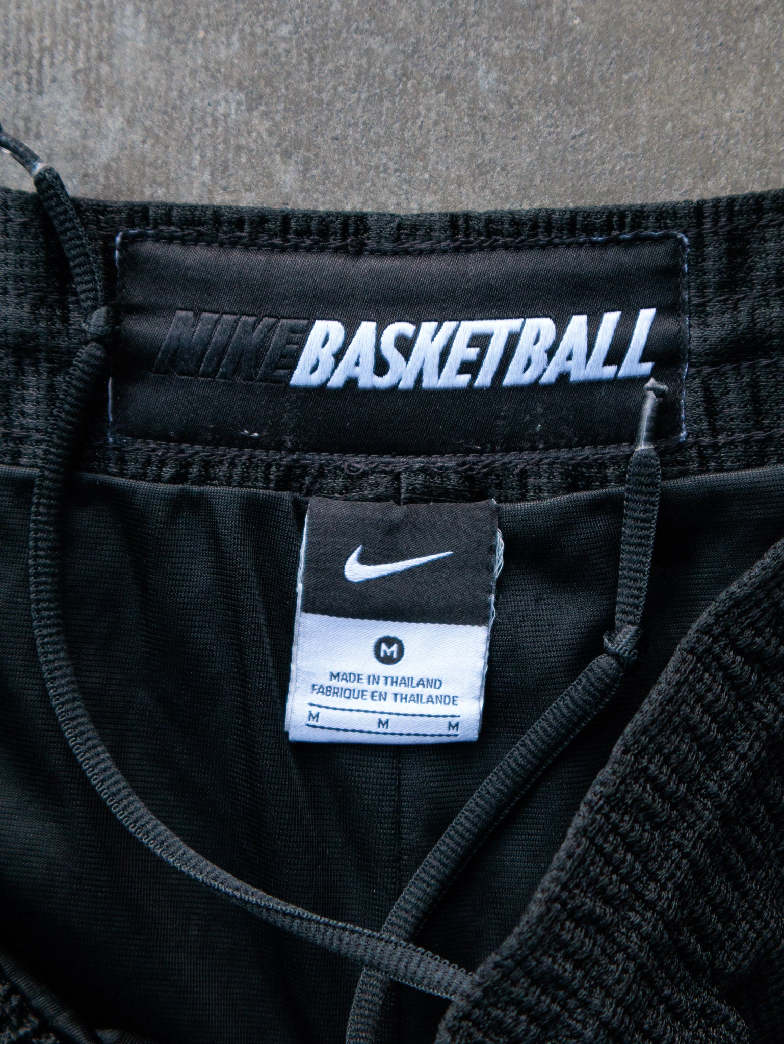 Vintage 00s Black Nike Basketball Shorts (M)