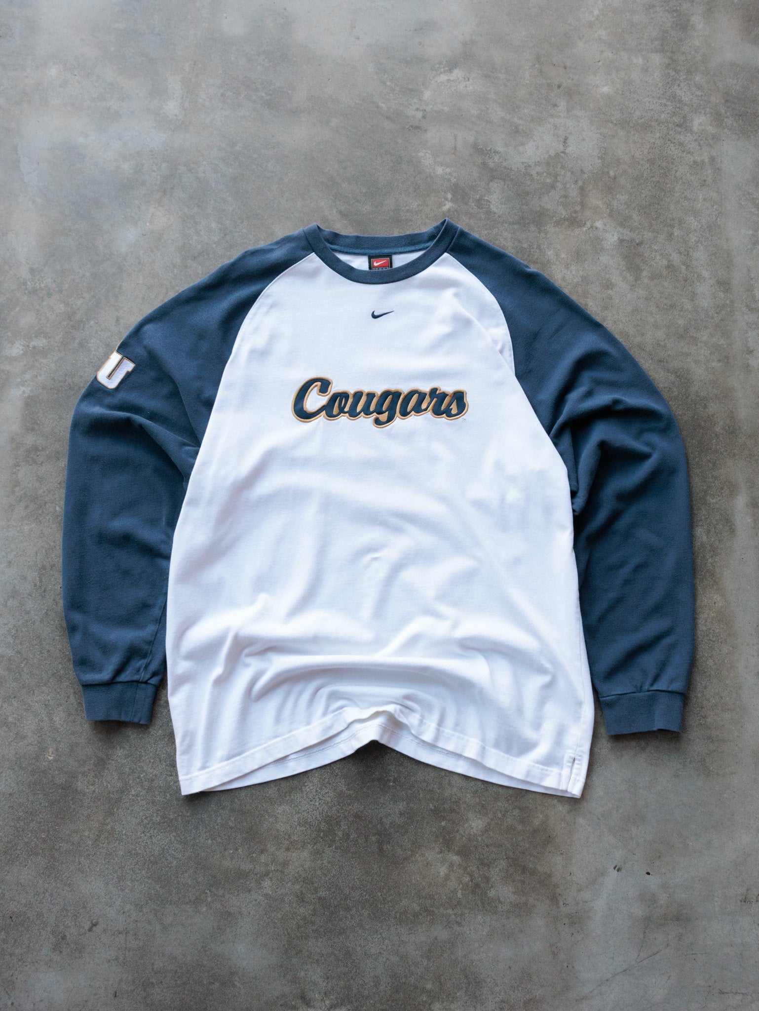 Vintage 00s White & Navy BYU Cougars Long Sleeve (M)