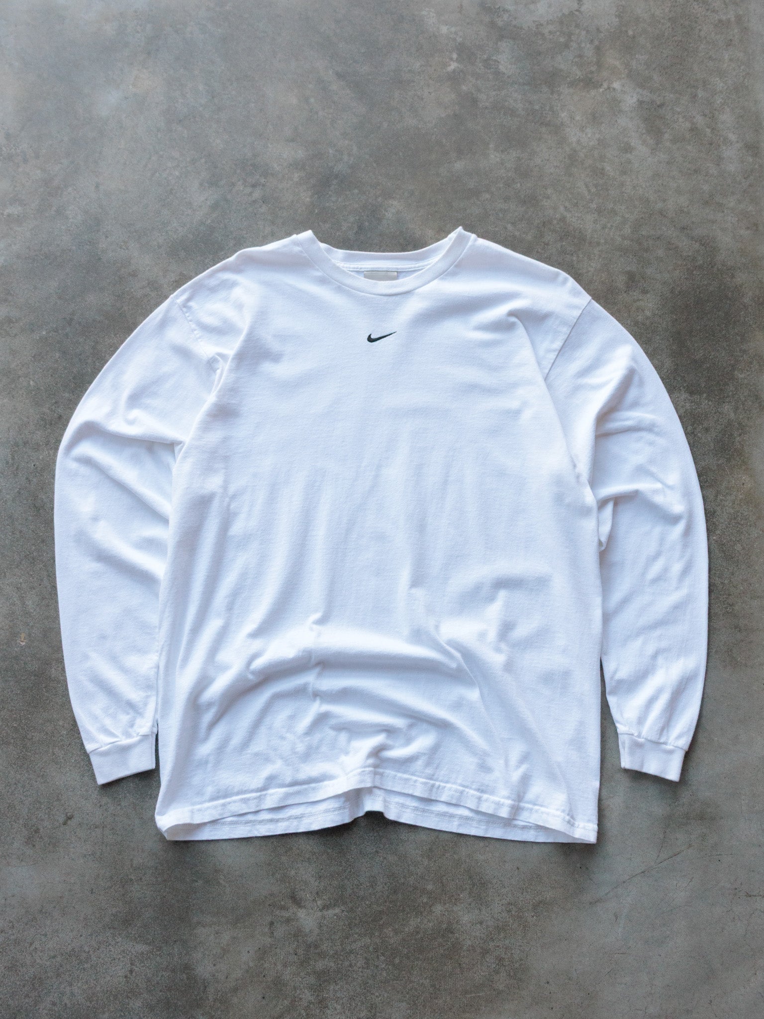 Vintage White Nike Long Sleeve (L)