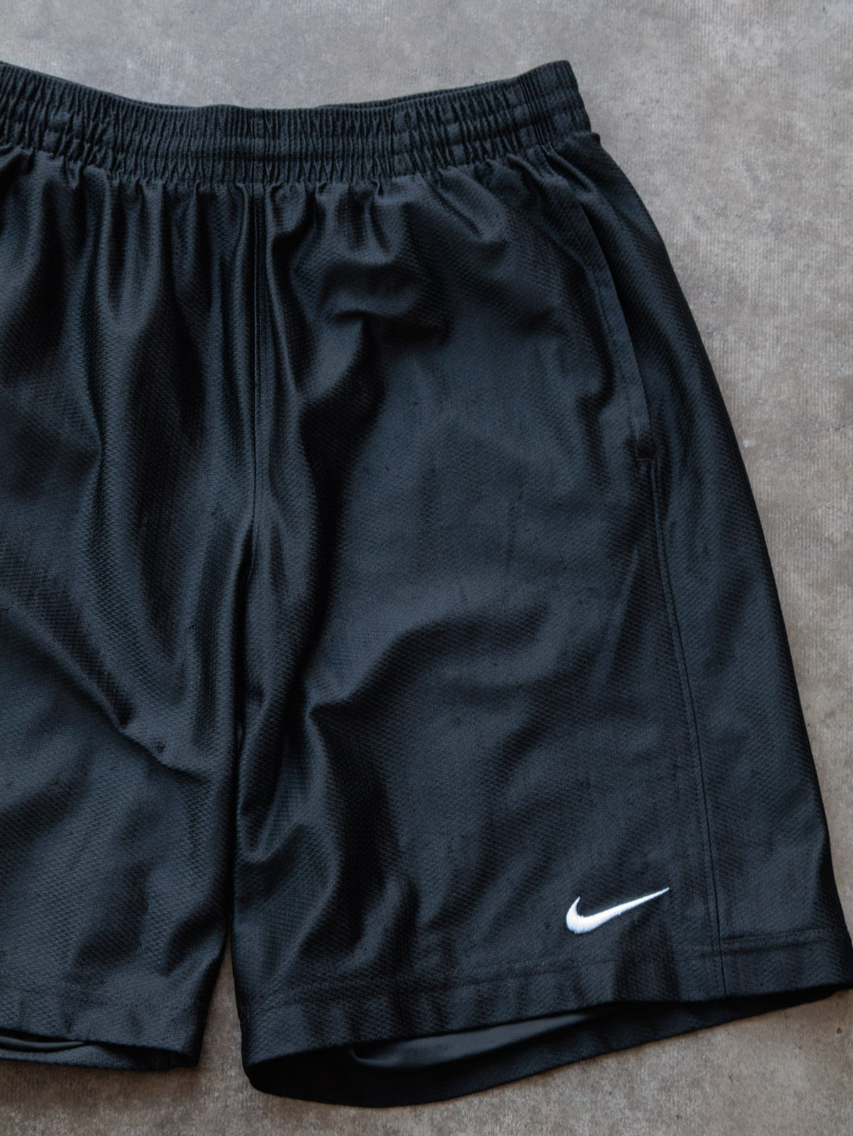 Vintage Black Nike Shorts (M)
