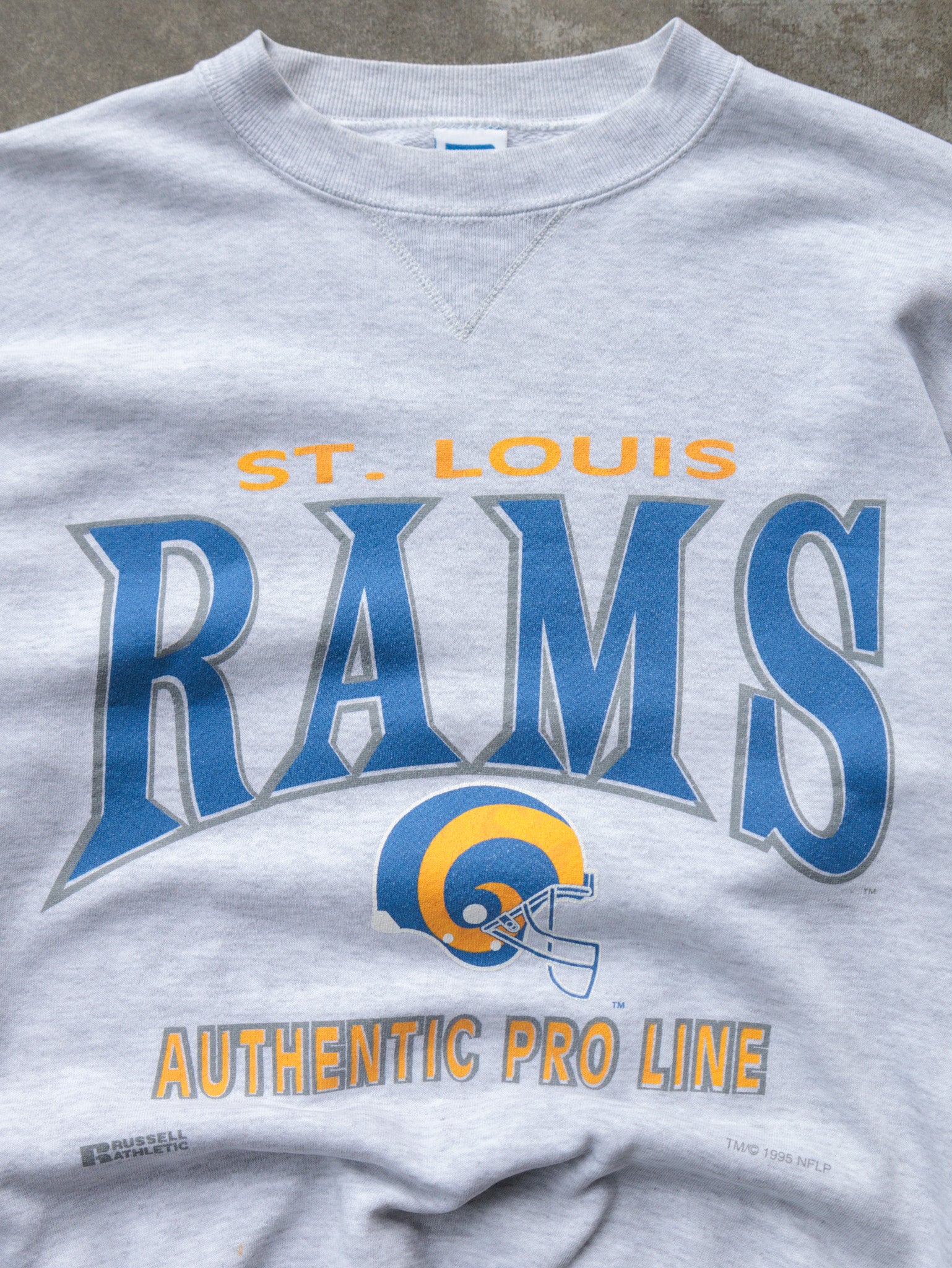 Vintage 1995 Russell Athletic St. Louis Rams Sweatshirt (M)