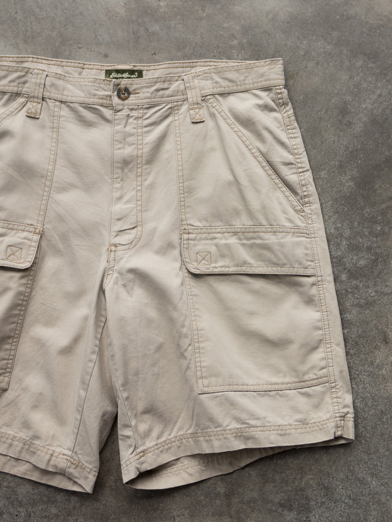 Vintage 00s Eddie Bauer Tan Multi-Pocket Cargo Shorts (W36)