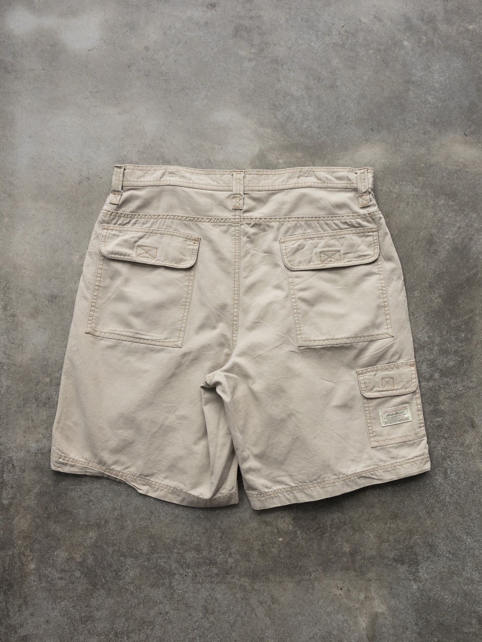 Vintage 00s Eddie Bauer Tan Multi-Pocket Cargo Shorts (W36)