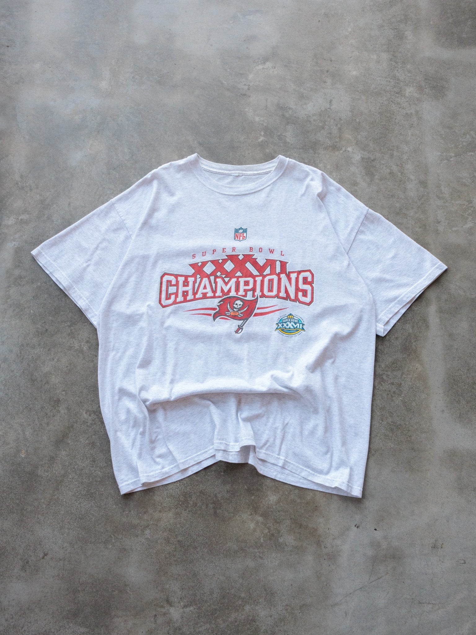 Vintage 2003 Grey Tampa Bay Buccaneers Tee (-)
