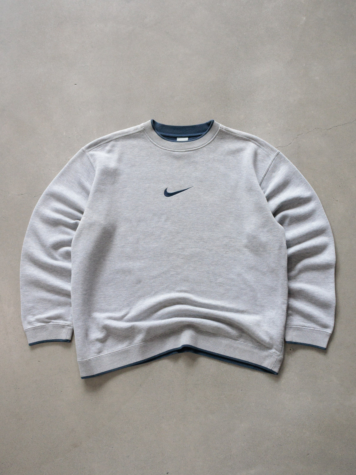 Vintage 00s Grey Nike Swoosh Sweatshirt (XL)