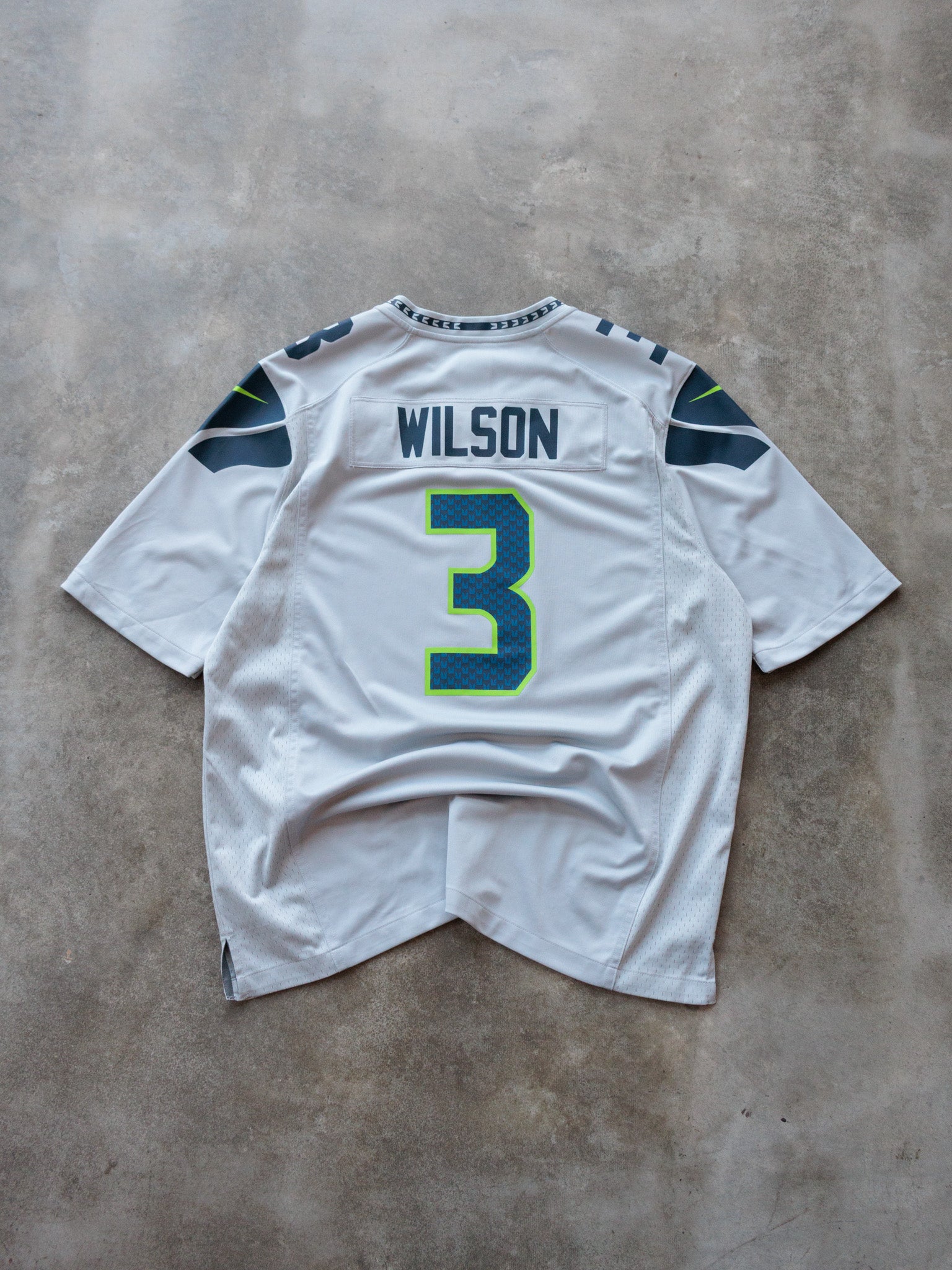 Vintage Grey Nike Seattle Seahawks Russell Wilson Jersey (XL)