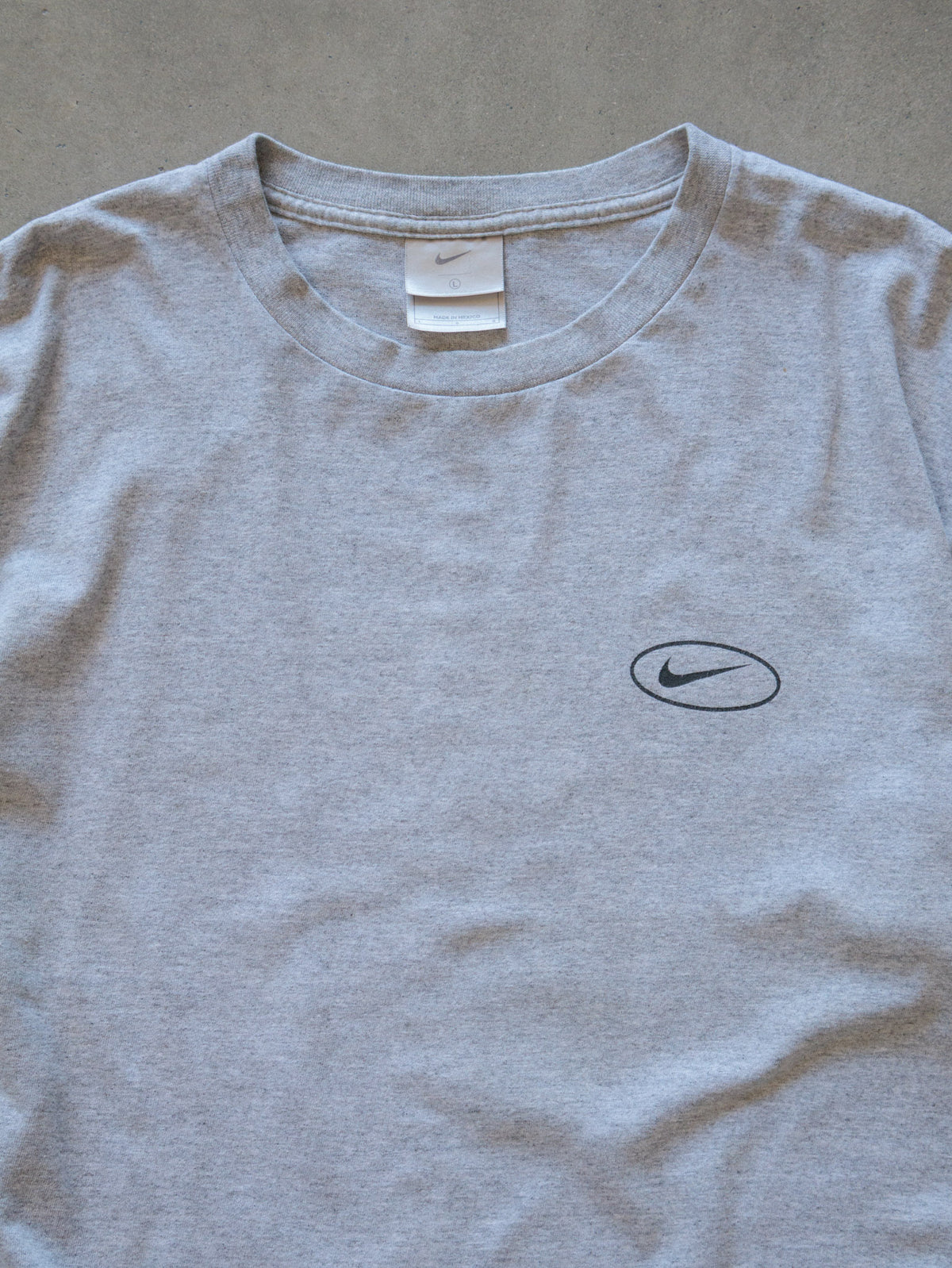Vintage 00s Grey Nike Air Tee (L)