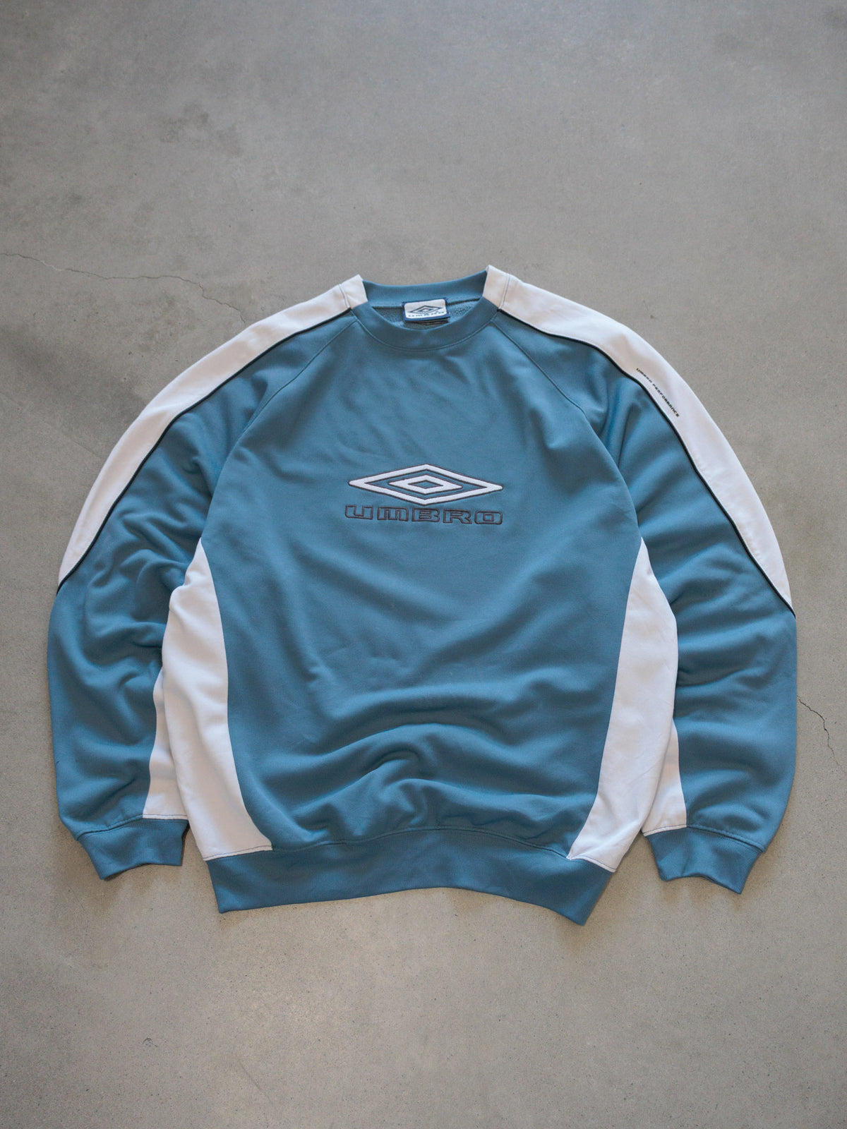 Vintage 00s Blue Umbro Colourblock Sweatshirt (M)